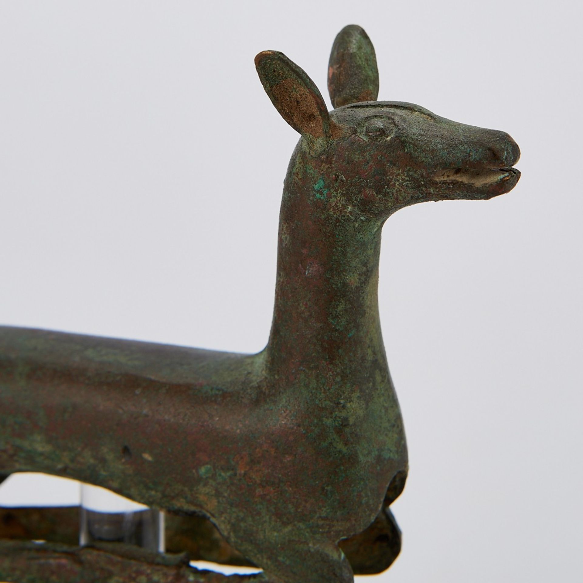 Ordos Bronze Figurine of a Recumbent Doe - Image 2 of 7