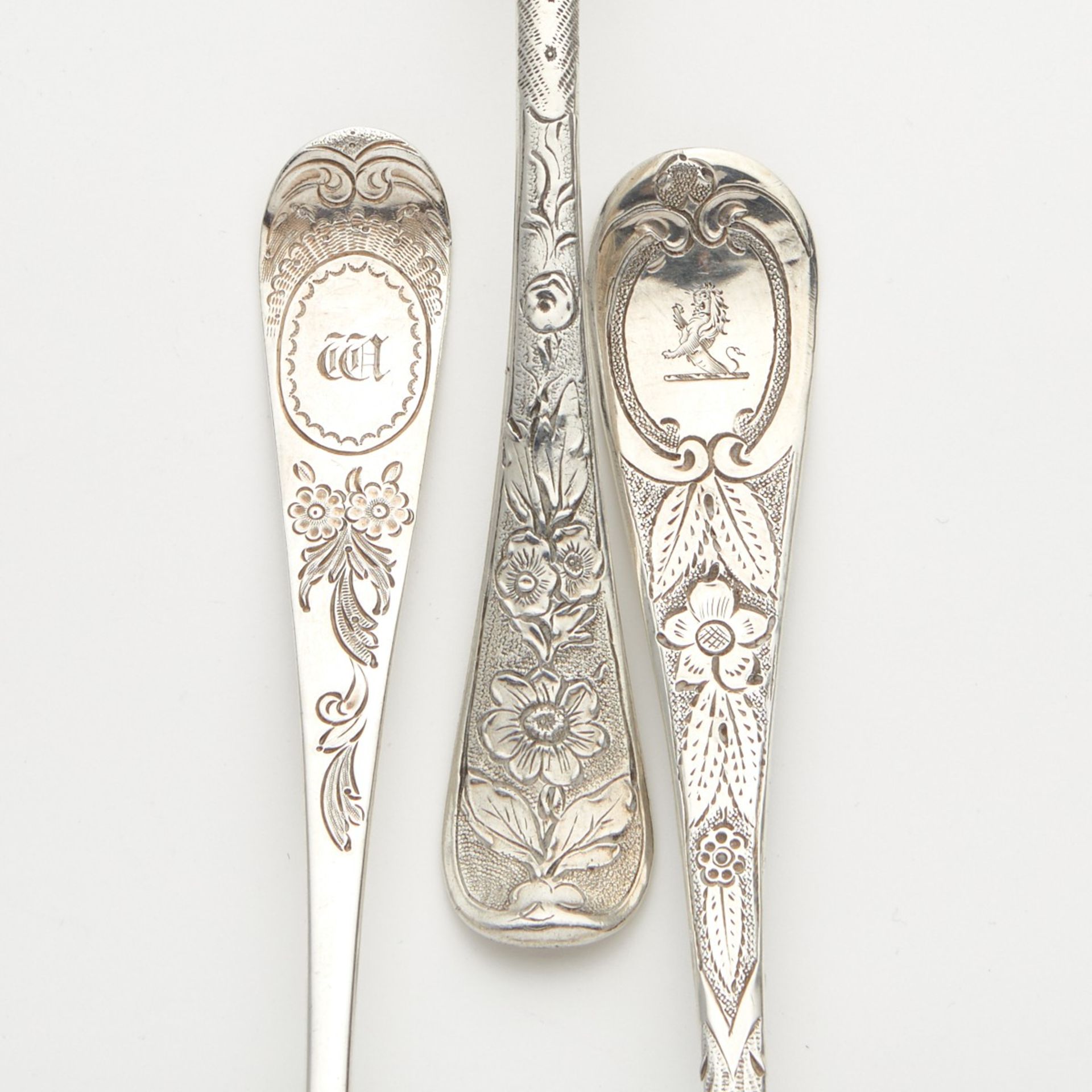 Grp: 5 English Silver Repousse Spoons - Bild 4 aus 8