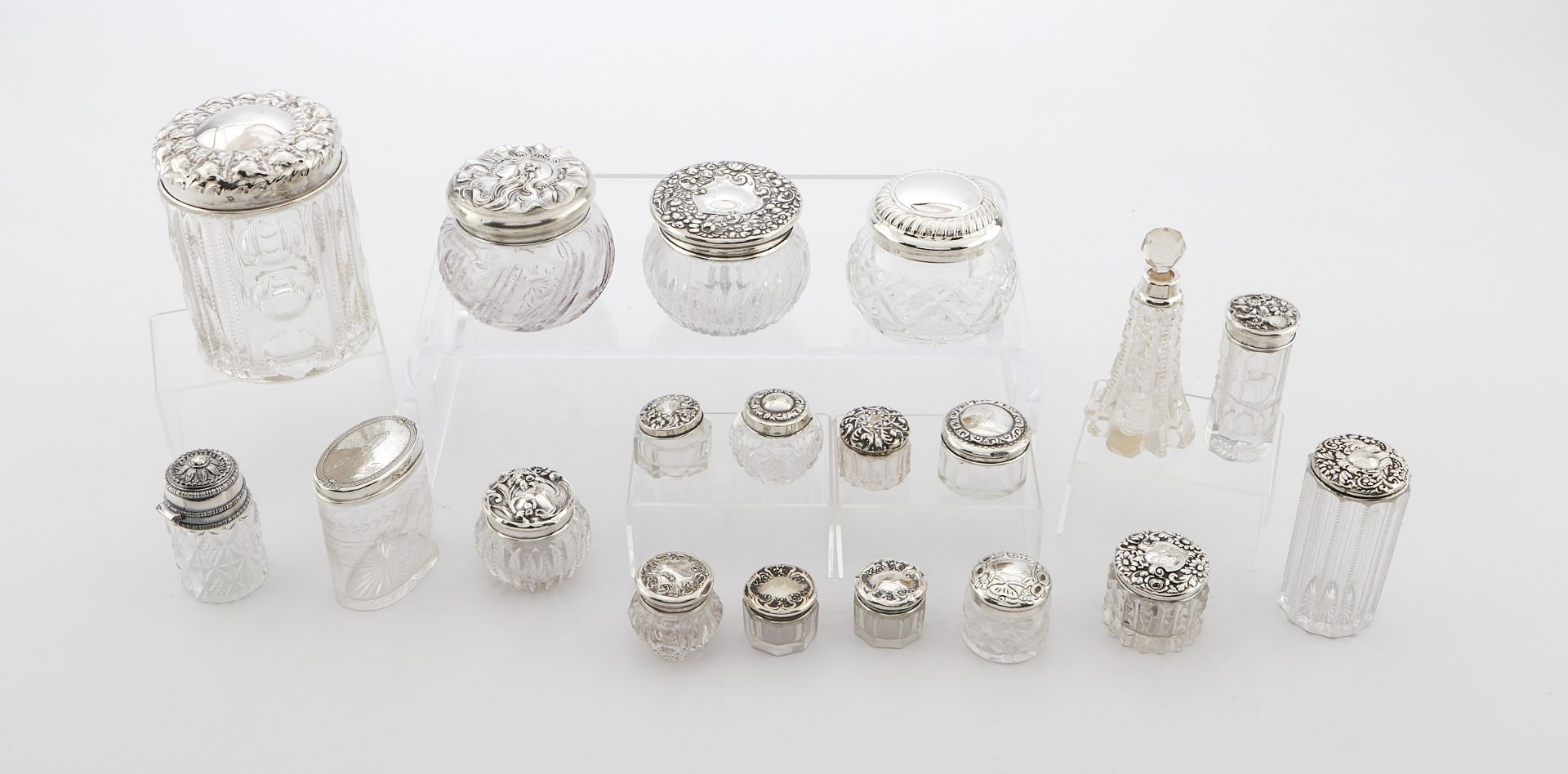 19 Crystal or Glass Vanity Jars w/ Silver Lids - Bild 5 aus 16