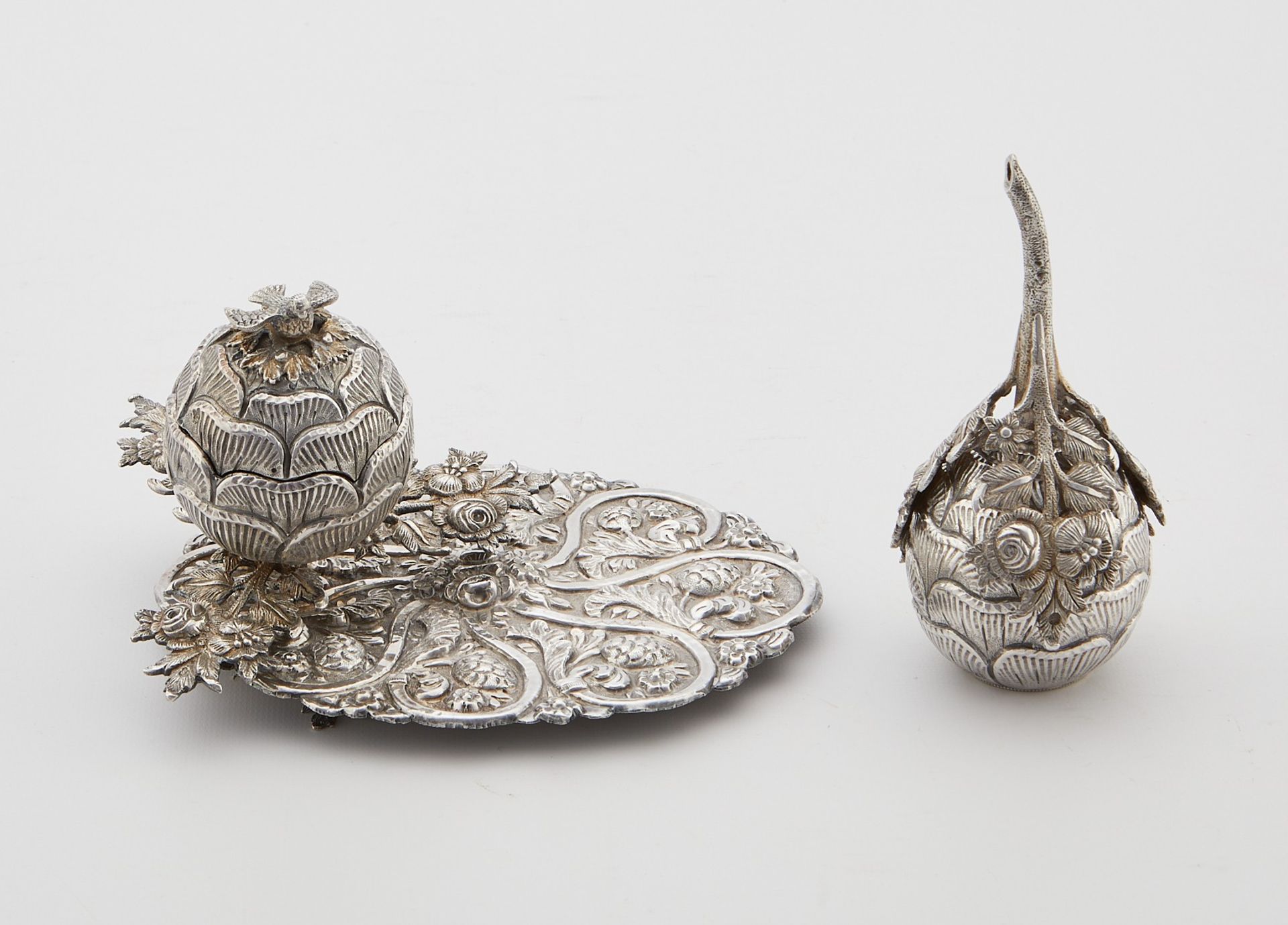 Silver Artichoke Sprinkler and Spice Box - Image 8 of 16