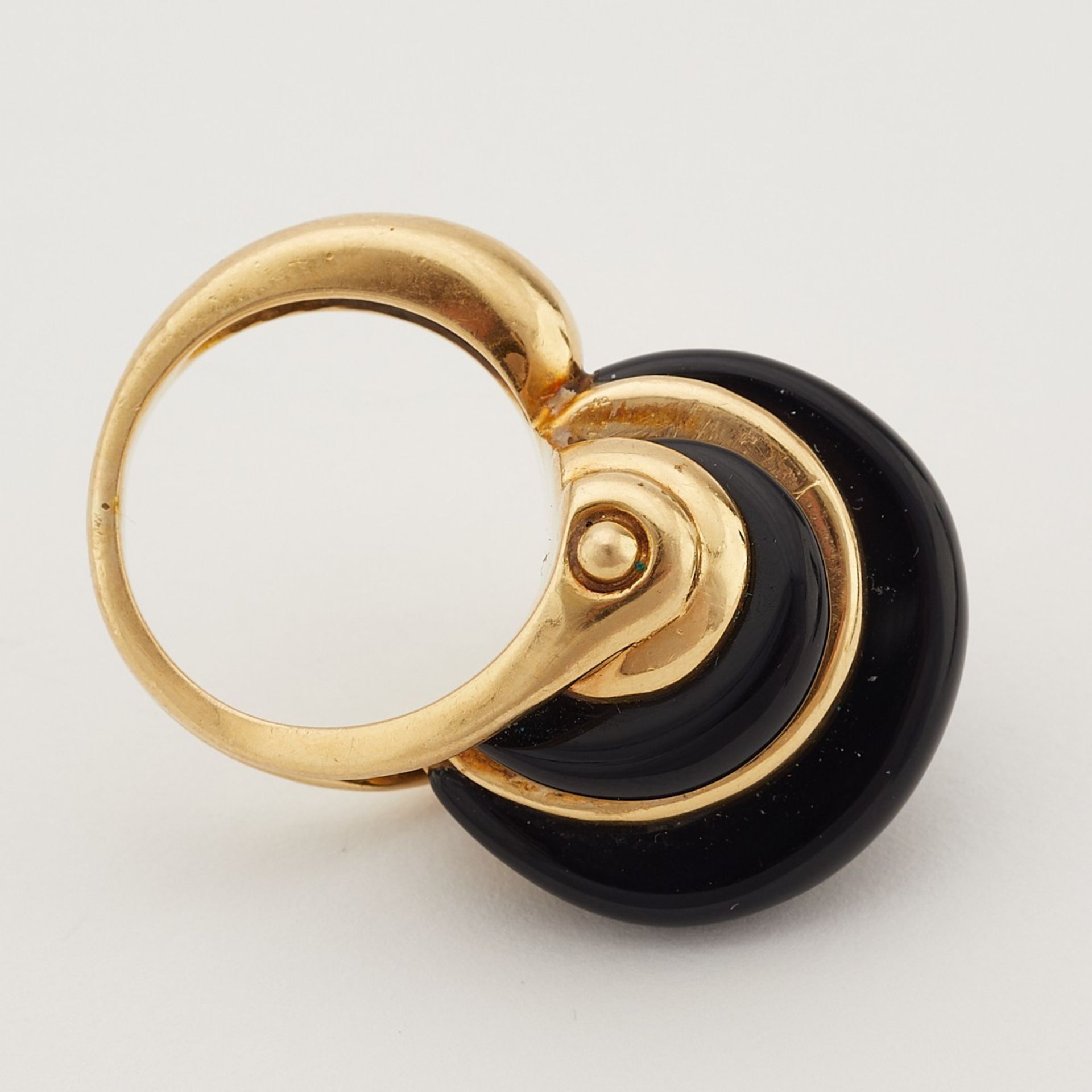 Modernist 18K Gold & Onyx Ring - Image 7 of 9