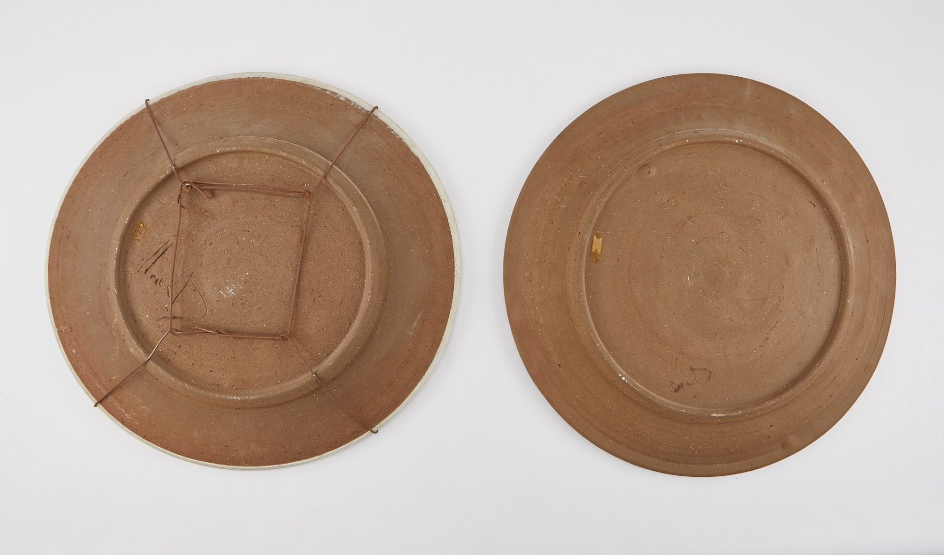 2 Large Curtis Hoard Glazed Ceramic Plates - Bild 3 aus 9