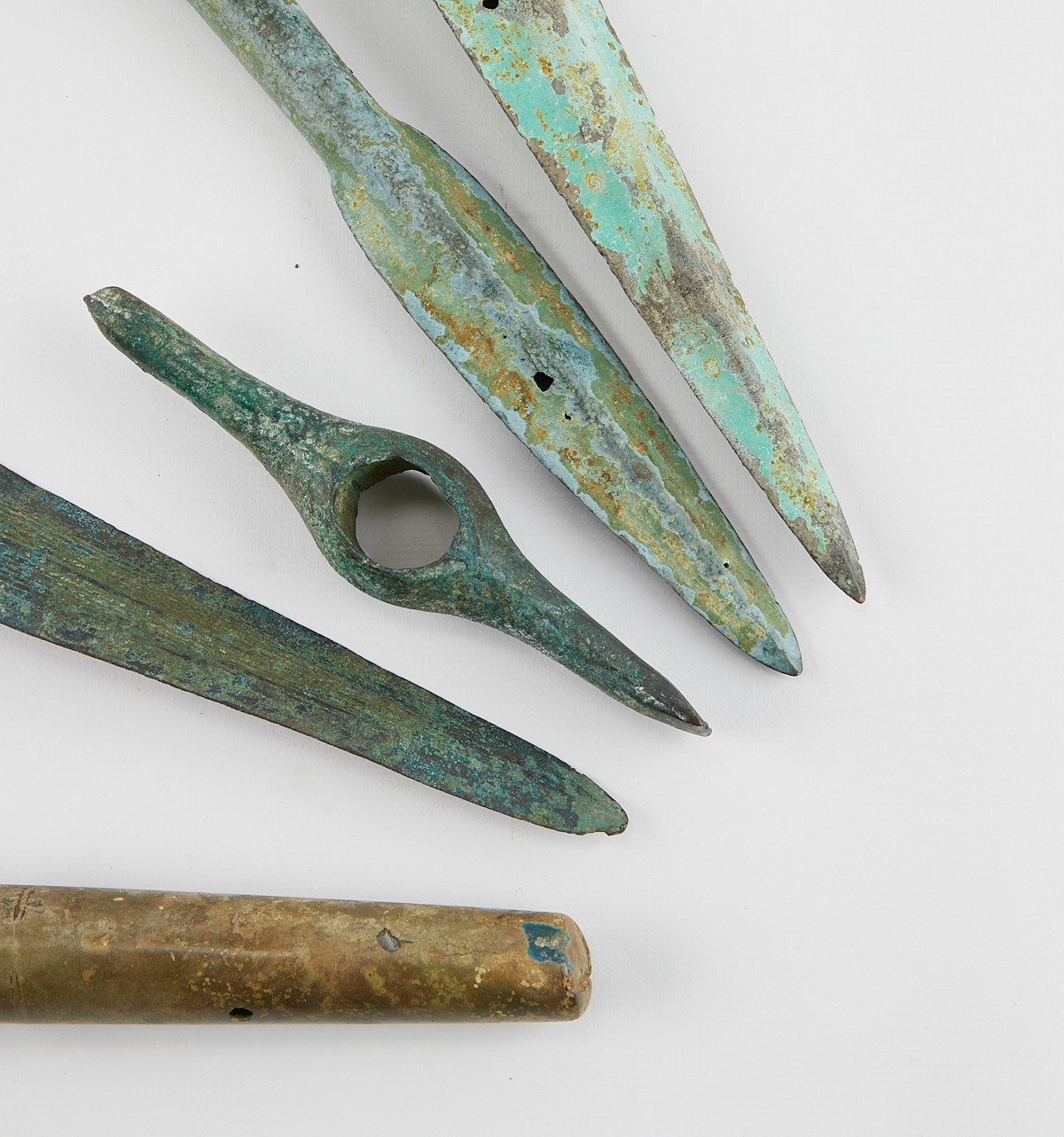 5 Chinese Archaic Bronze Weapons - Image 5 of 10