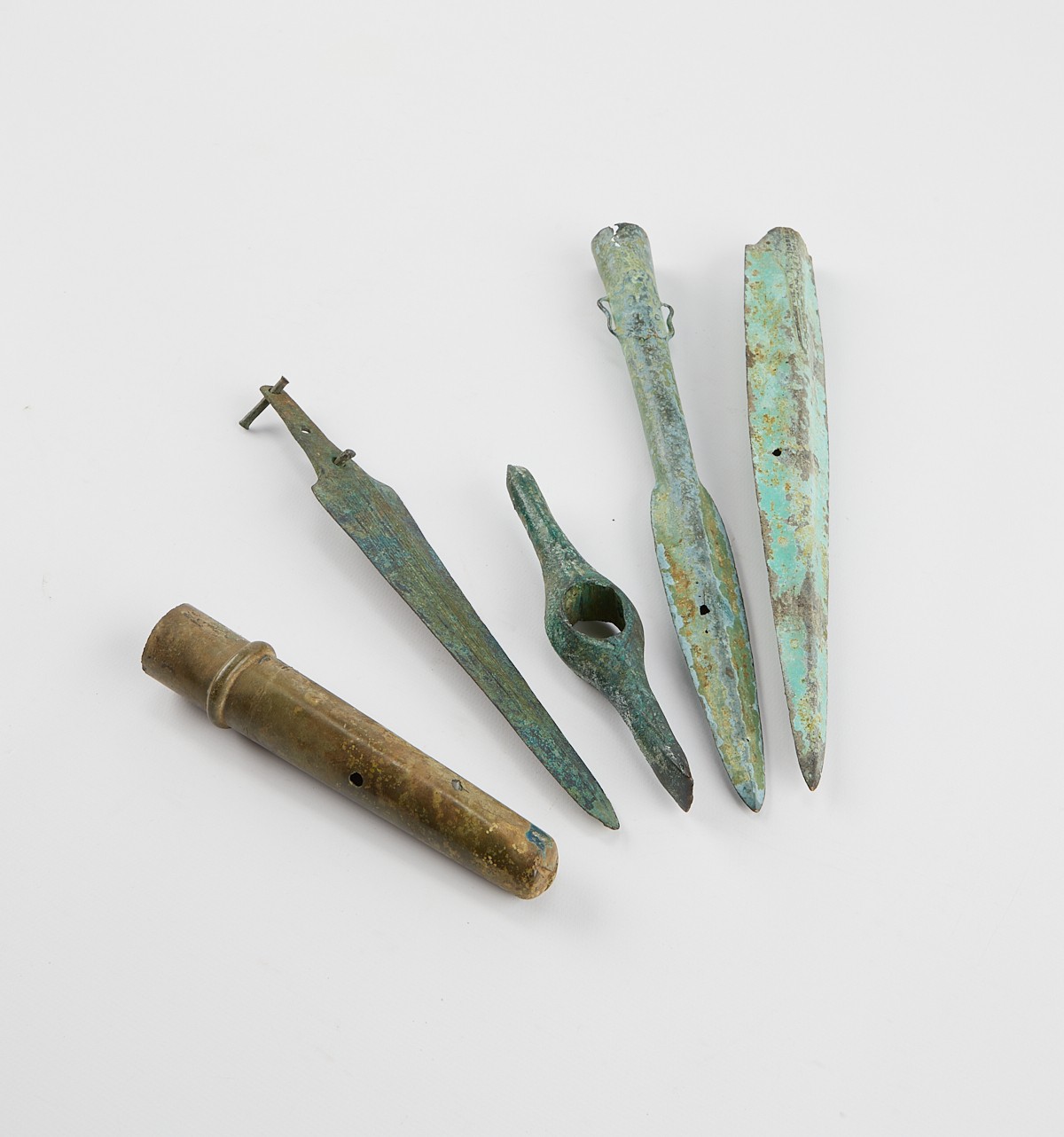 5 Chinese Archaic Bronze Weapons - Image 2 of 10