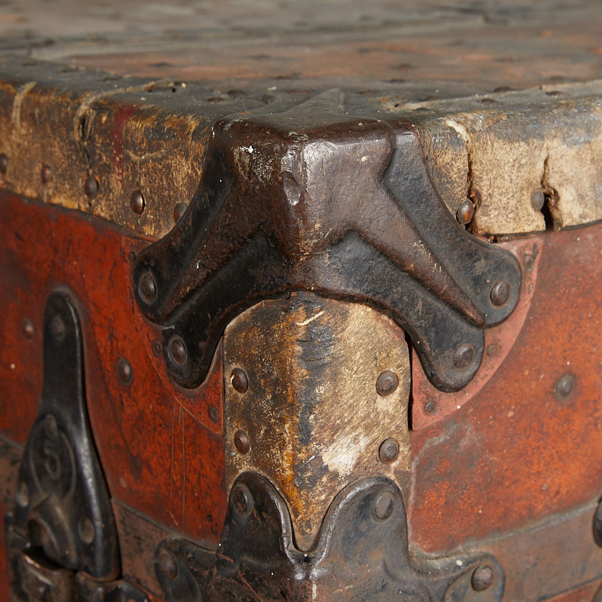 Antique Leatheroid Travel Steamer Trunk - Bild 10 aus 13