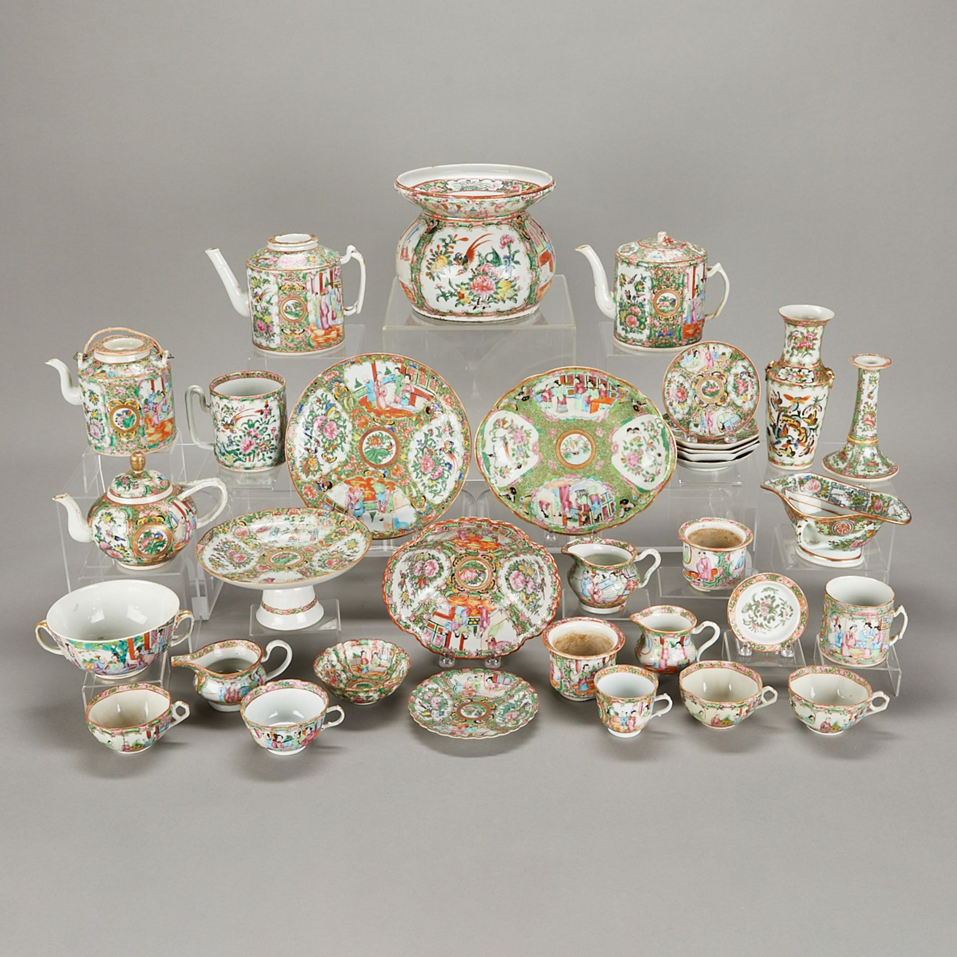 33 Pcs 19th c. Chinese Rose Medallion Porcelain - Bild 19 aus 23