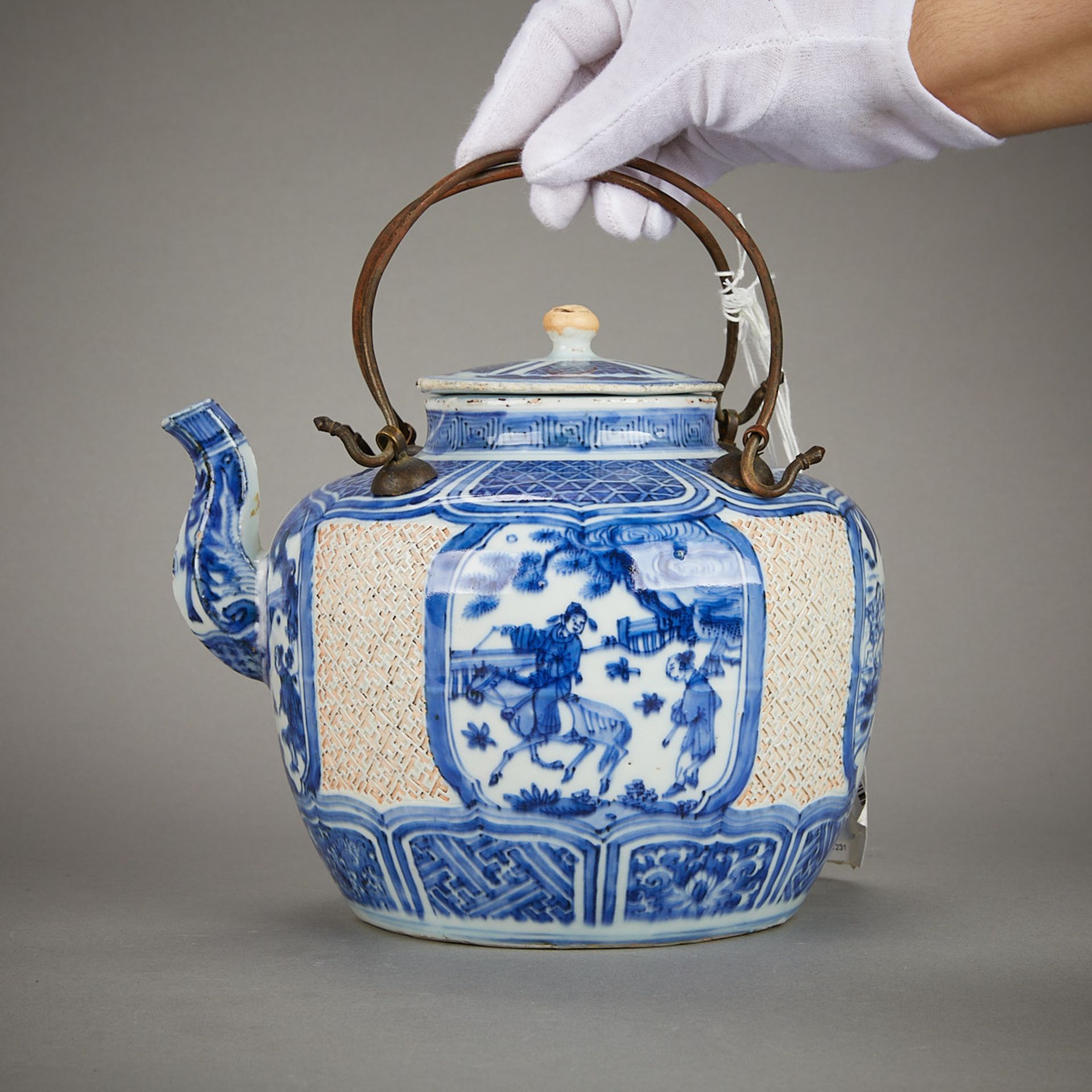 Rare Chinese Wanli Porcelain Blue & White Wine Pot - Image 2 of 30