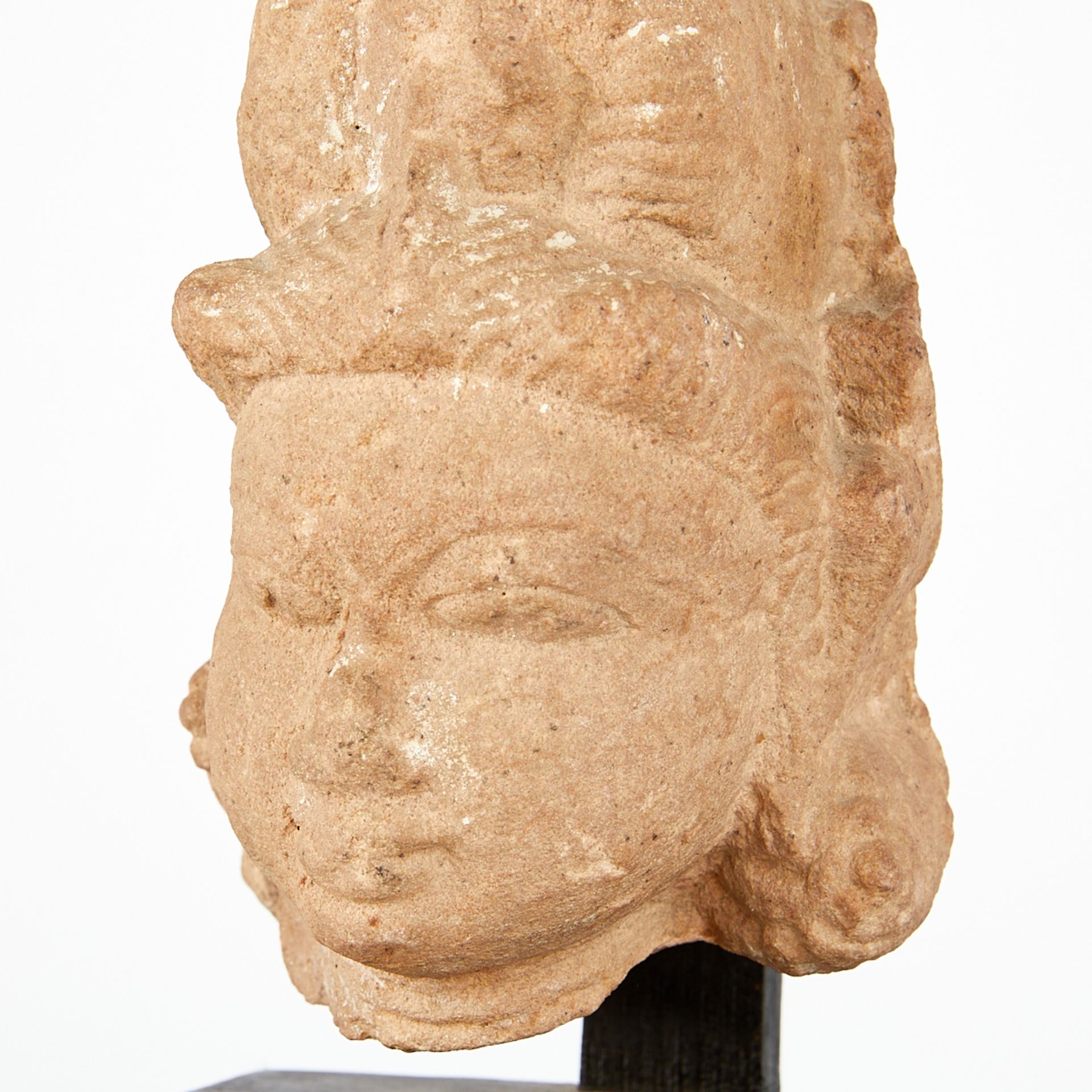 Carved Sandstone Head Female Deity India - Bild 2 aus 9