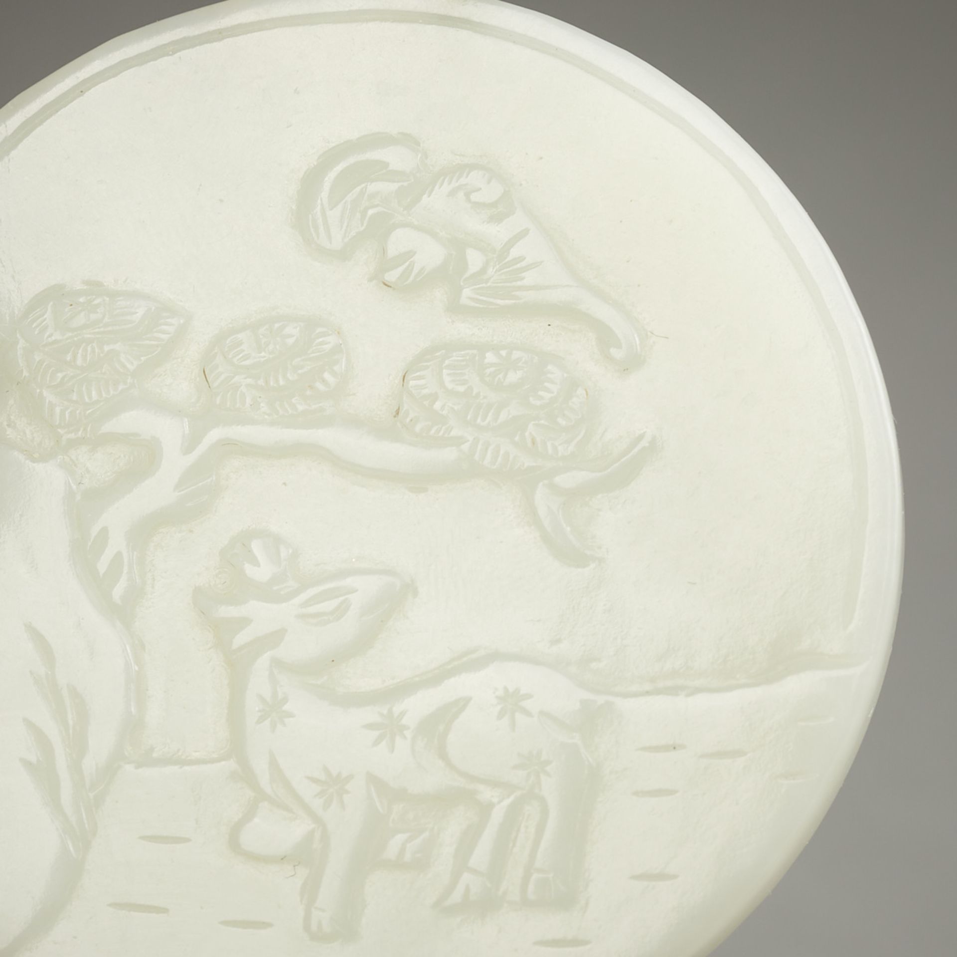 Chinese Carved Jade Disc w/ Bats, Deer, & Figure - Bild 5 aus 5