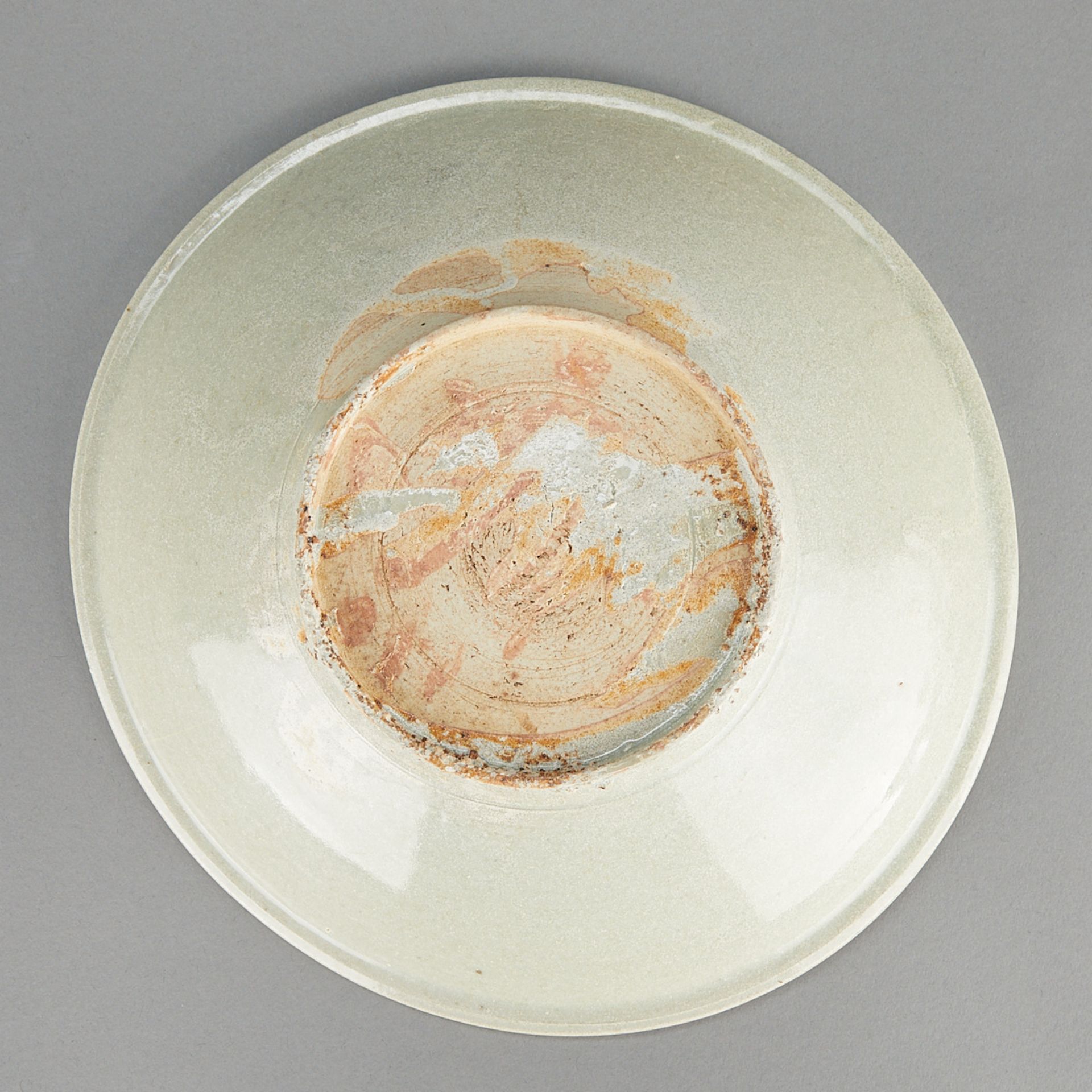 Chinese Ming Celadon Ceramic Charger - Bild 3 aus 5