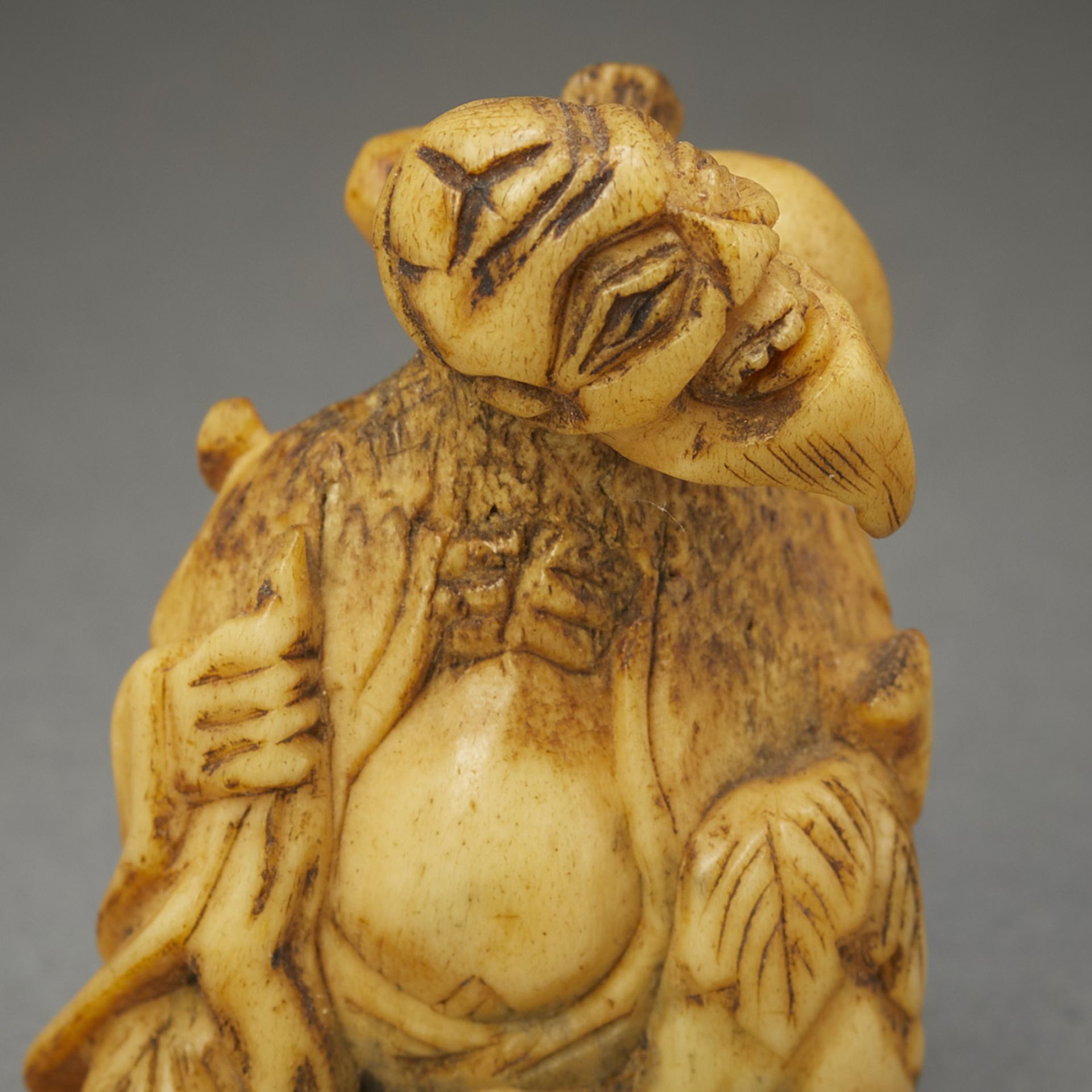 Chinese Carved Antler Netsuke - Image 8 of 8