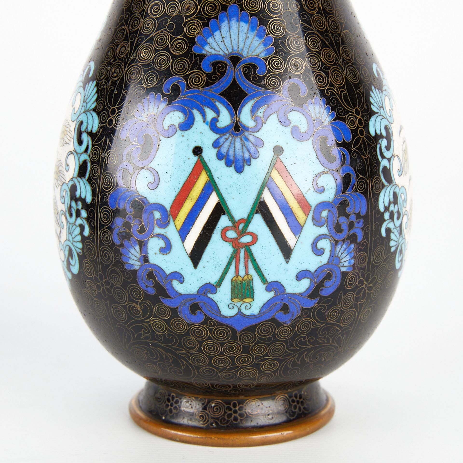 Pair of Chinese Republic Cloisonne Vases - Bild 8 aus 12