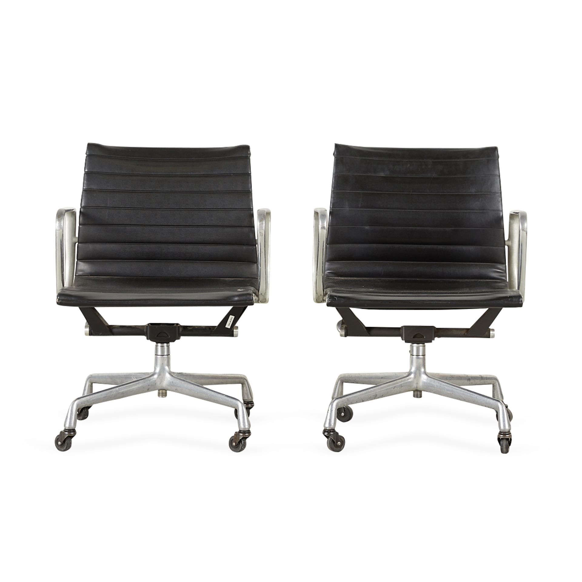 Pair of Aluminum Group Eames Chairs - Bild 3 aus 15