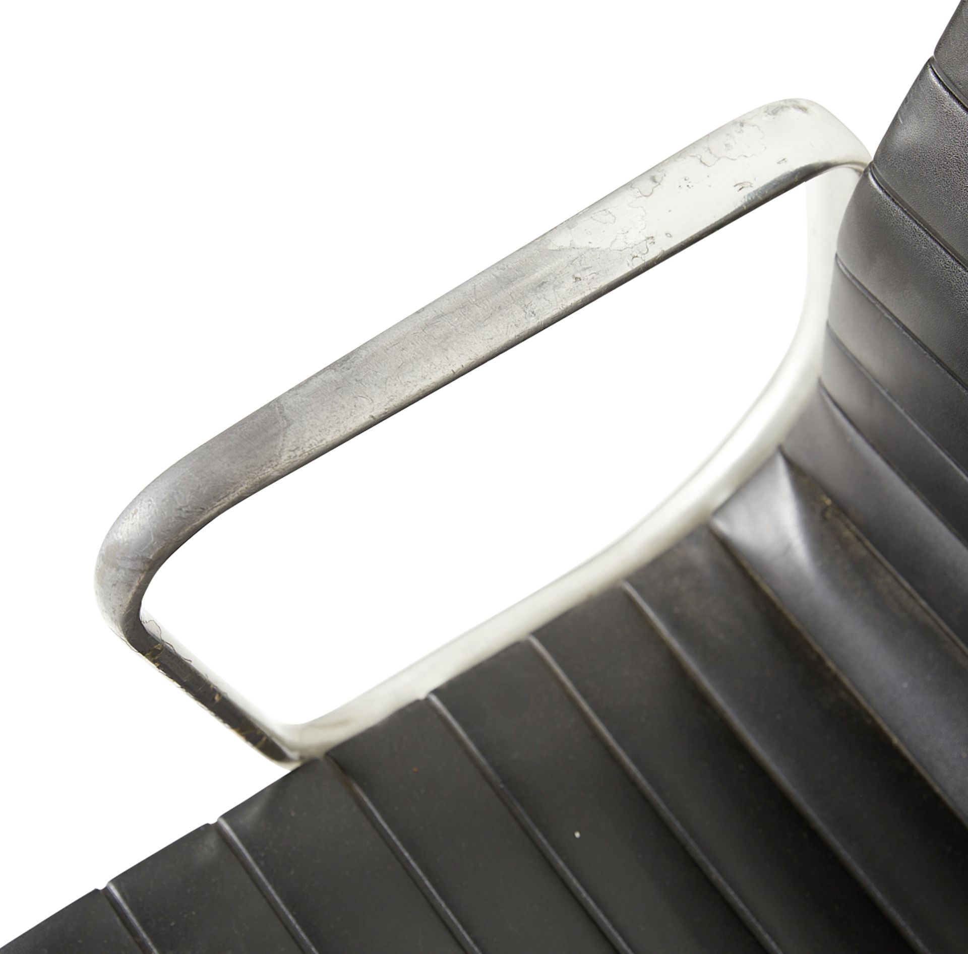 Pair of Aluminum Group Eames Chairs - Bild 8 aus 15