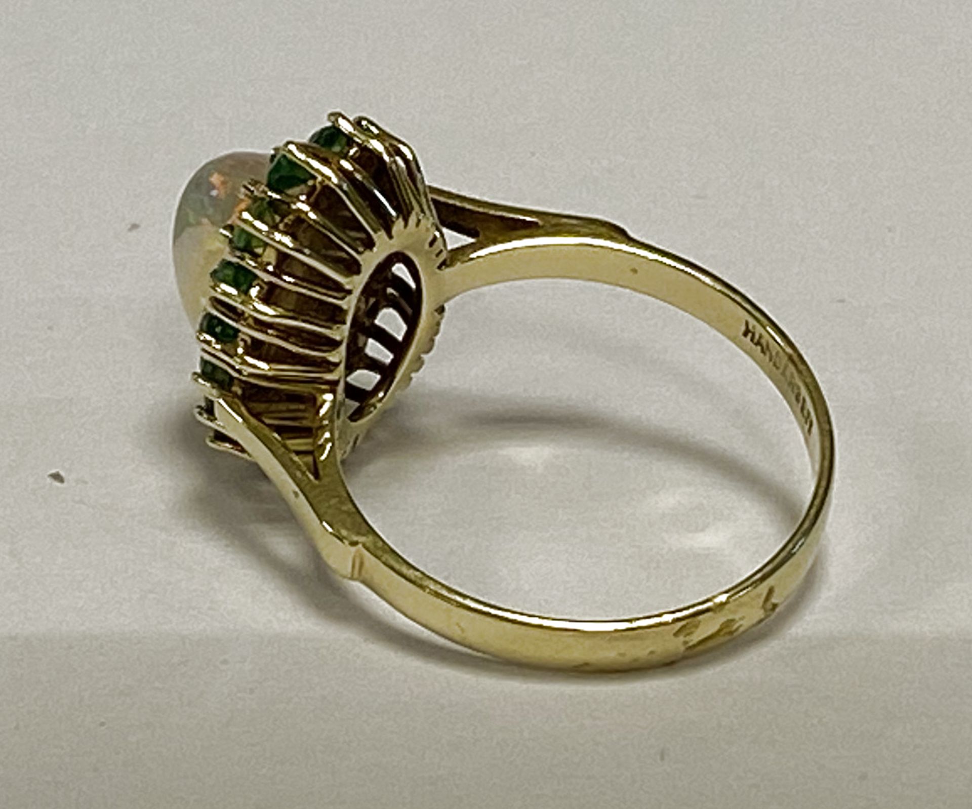 Ring mit Opal und Smaragden - Image 3 of 4