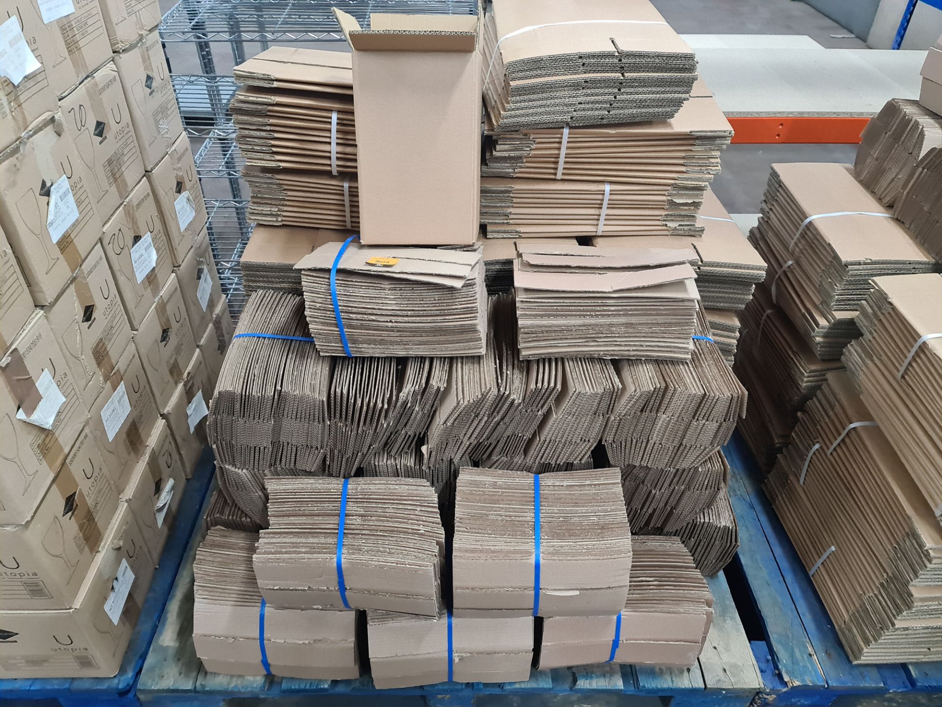 The contents of a pallet of cardboard boxes and inserts, comprising approximately 200 boxes and 450 - Image 3 of 10