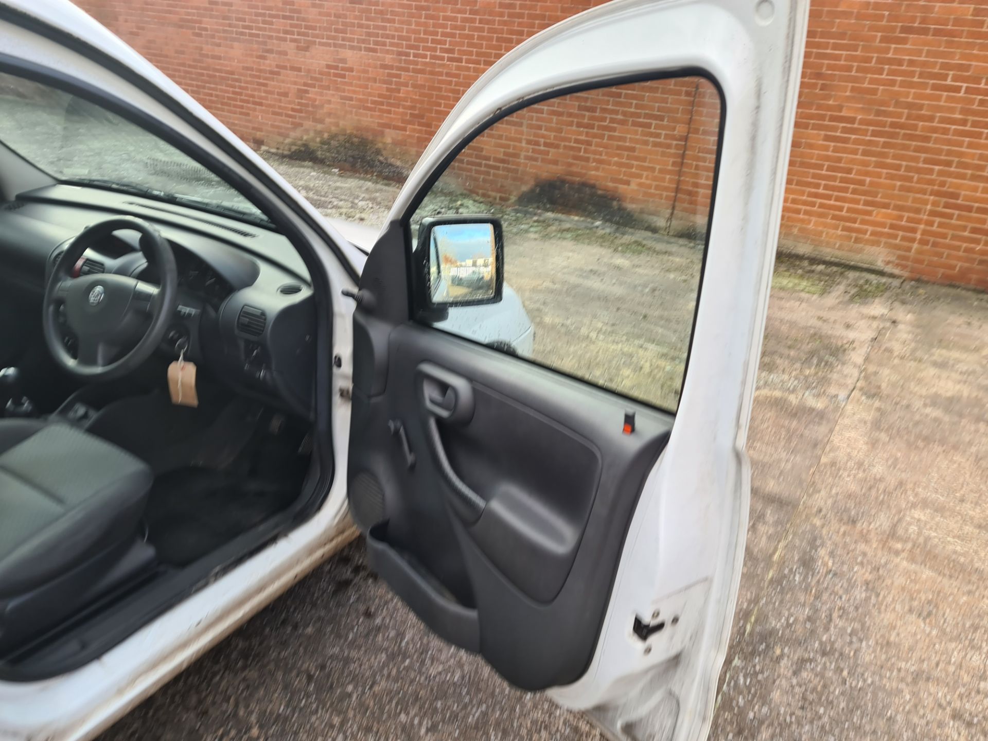 DA60 KFD. Vauxhall Combo 1700 SE DTi Car derived van, 5 speed, manual gearbox, 1248 cc Diesel engin - Image 7 of 44