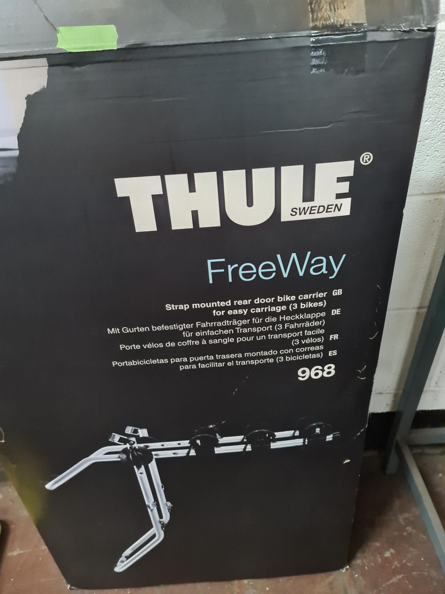 Thule FreeWay model 968 strap mounted rear door bike carrier for easy carriage of three bicycles - Image 3 of 3