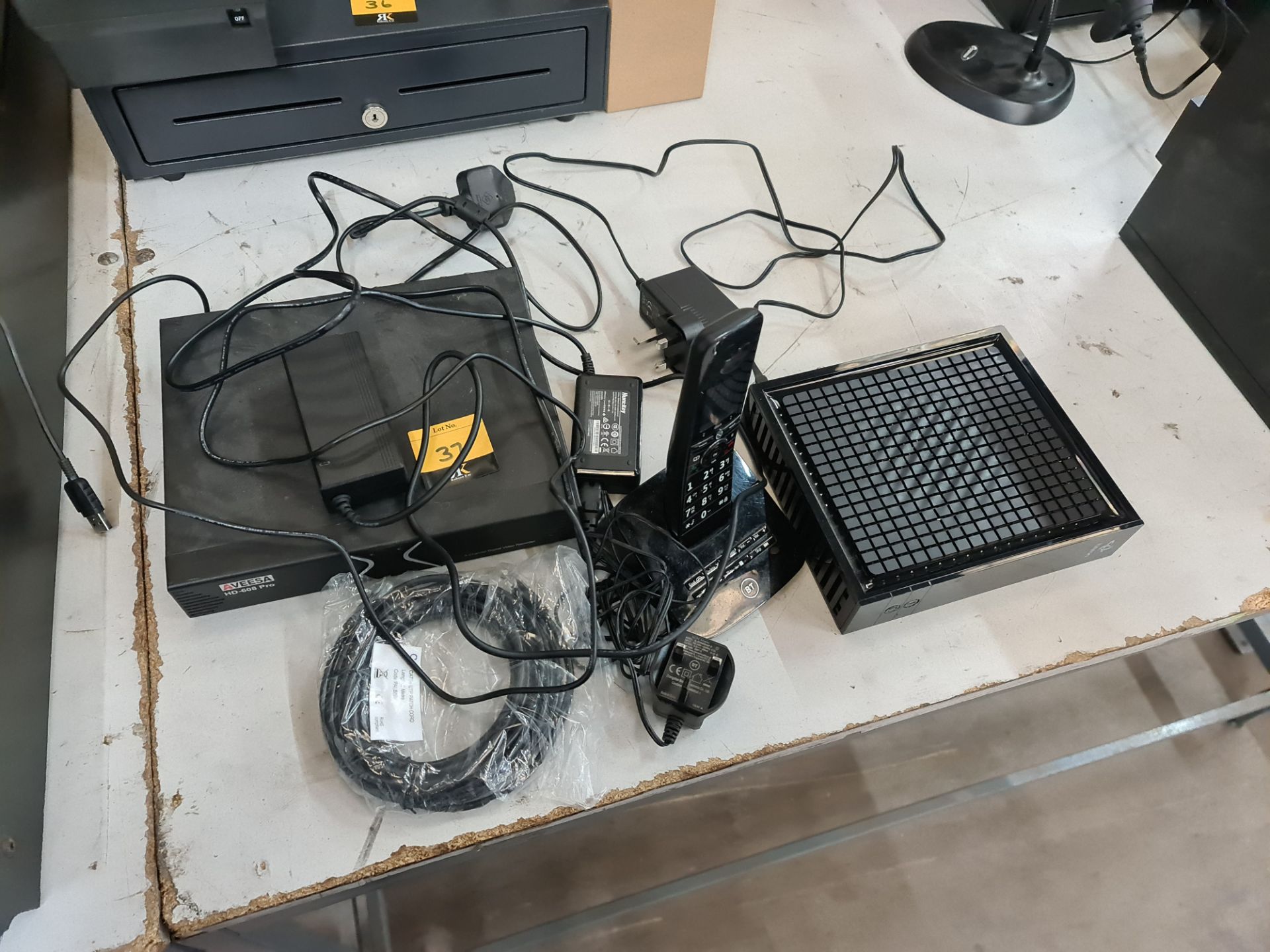 Mixed IT lot comprising DVR, cordless telephone, hitron router and more
