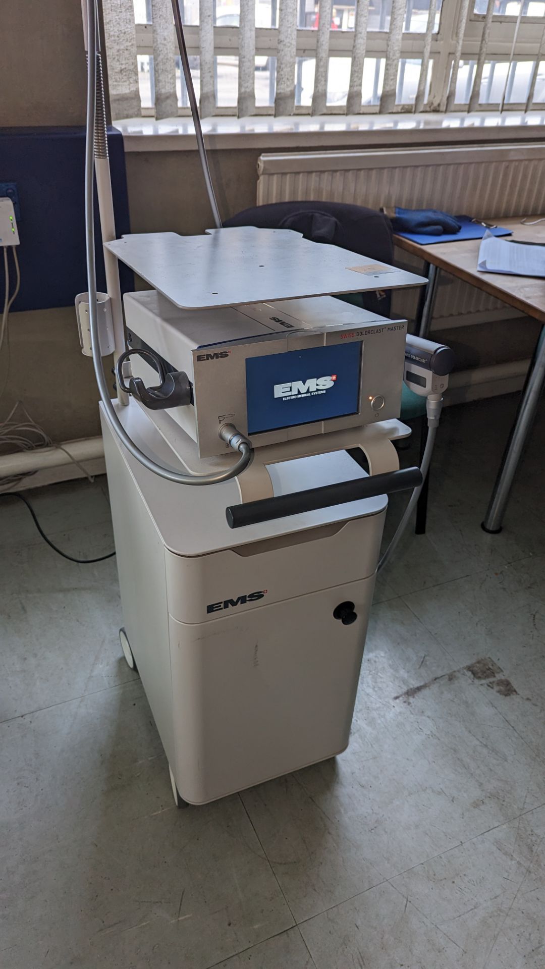EMS Medical Swiss Dolorclast Master Shockwave system. This machine was purchased new in 2019 subjec - Bild 2 aus 30