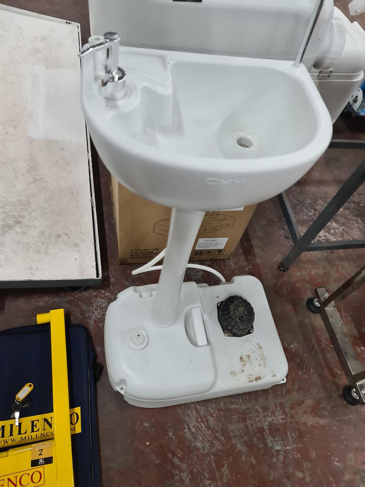 Portable handwash stand - Image 2 of 7