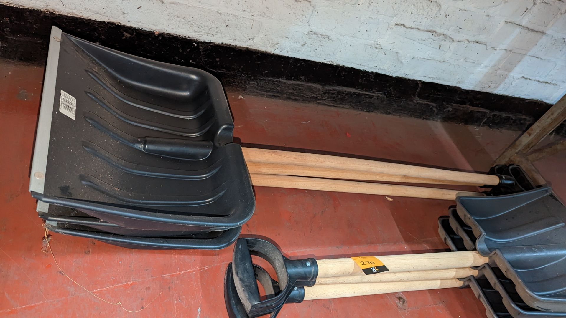 6 sub-zero snow shovels in two assorted sizes - Image 3 of 5