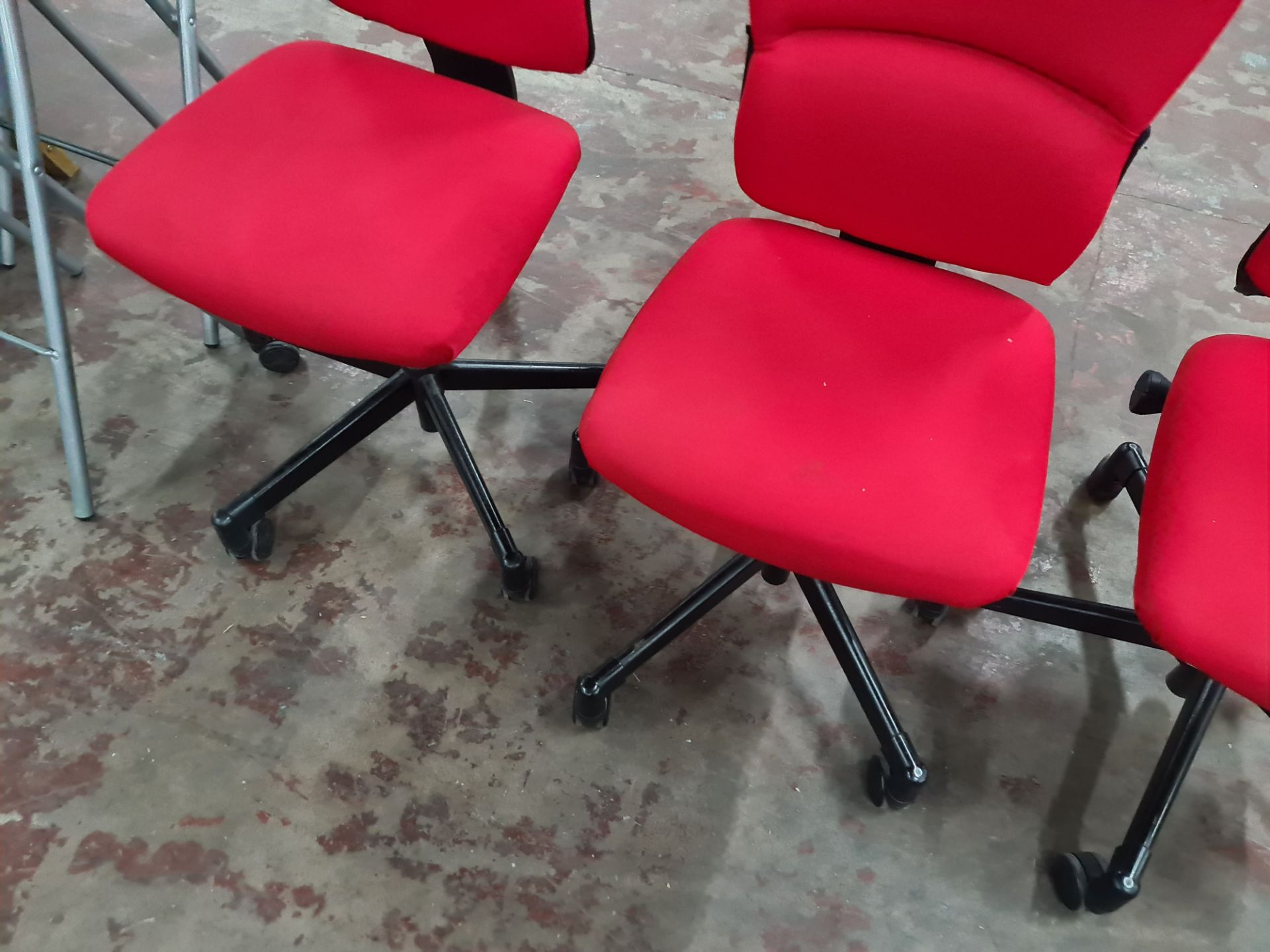 3 off matching red fabric operators chairs - Image 5 of 5