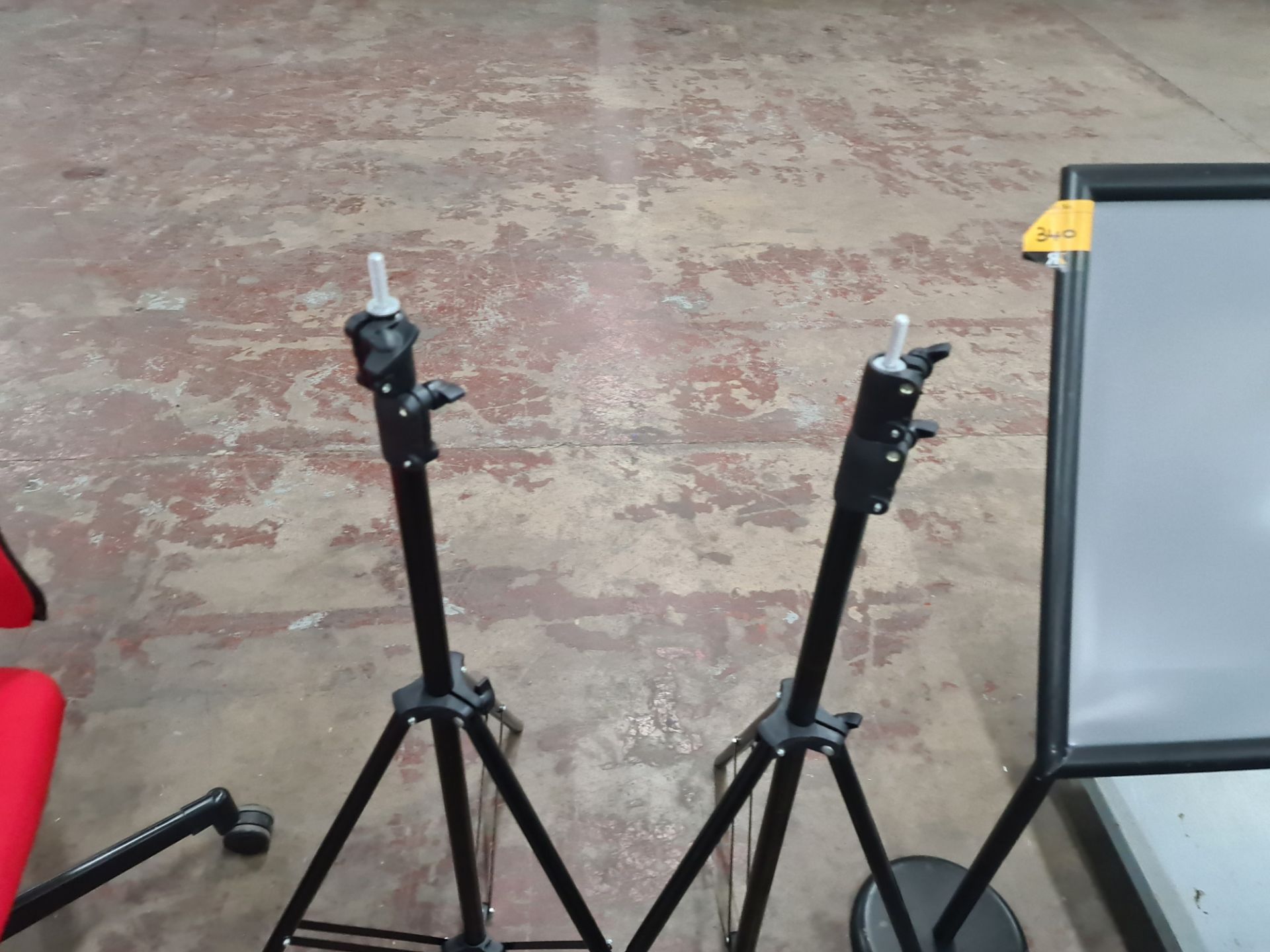 Miscellaneous lot comprising 2 off tripods plus height adjustable display stand - Image 4 of 5