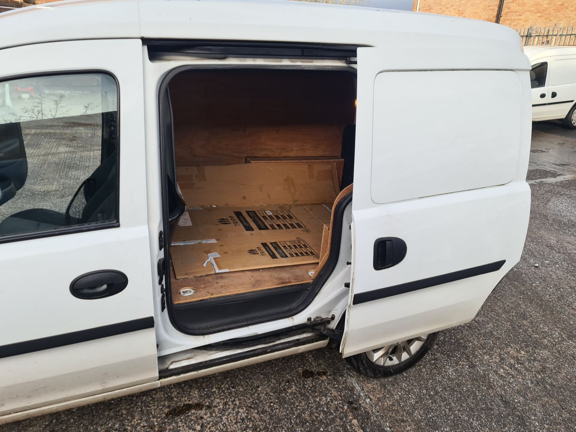 DA60 KFD. Vauxhall Combo 1700 SE DTi Car derived van, 5 speed, manual gearbox, 1248 cc Diesel engin - Image 37 of 44