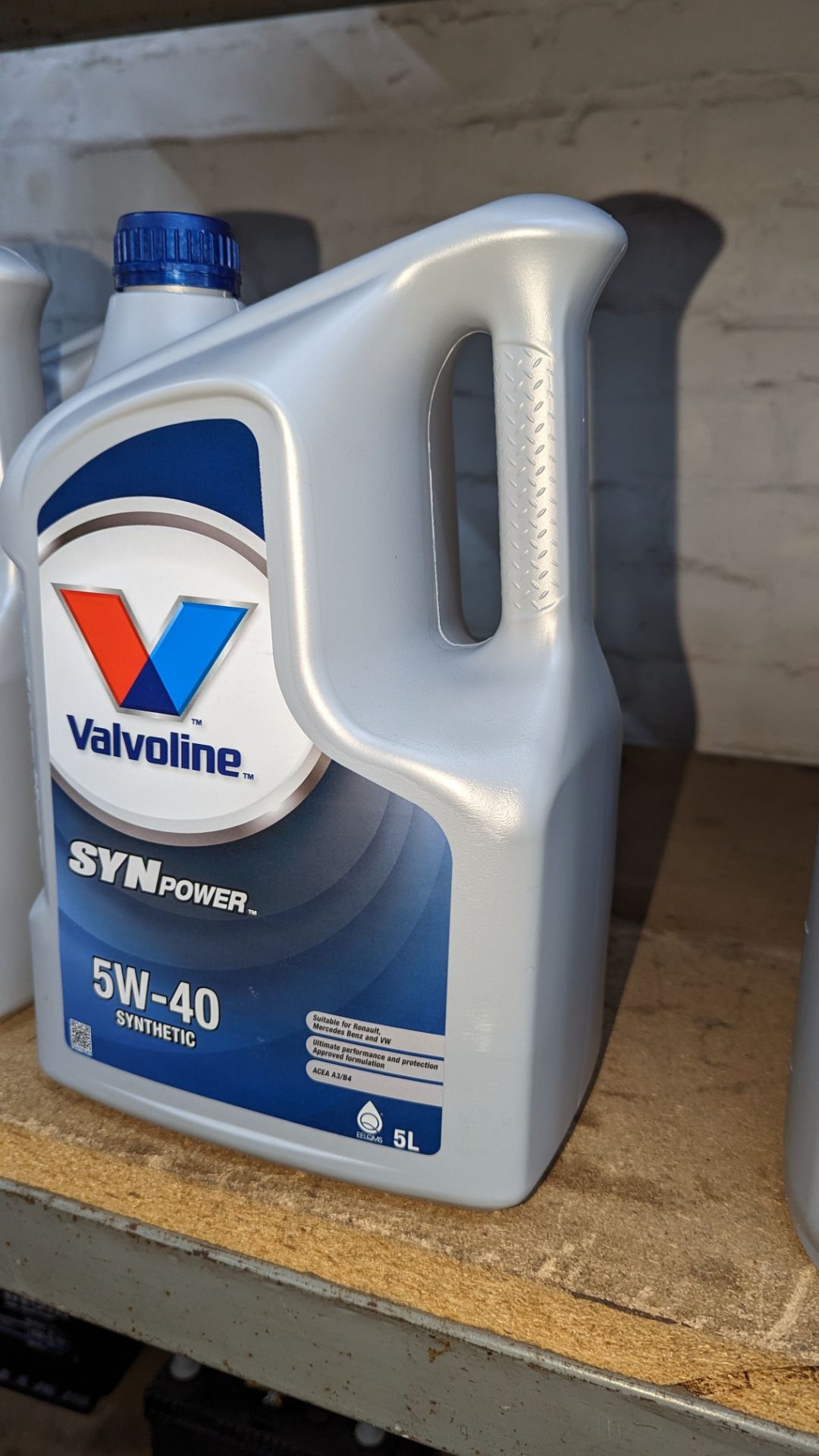 5 off assorted 5 litre bottles of Valvoline synthetic oil - Image 5 of 6