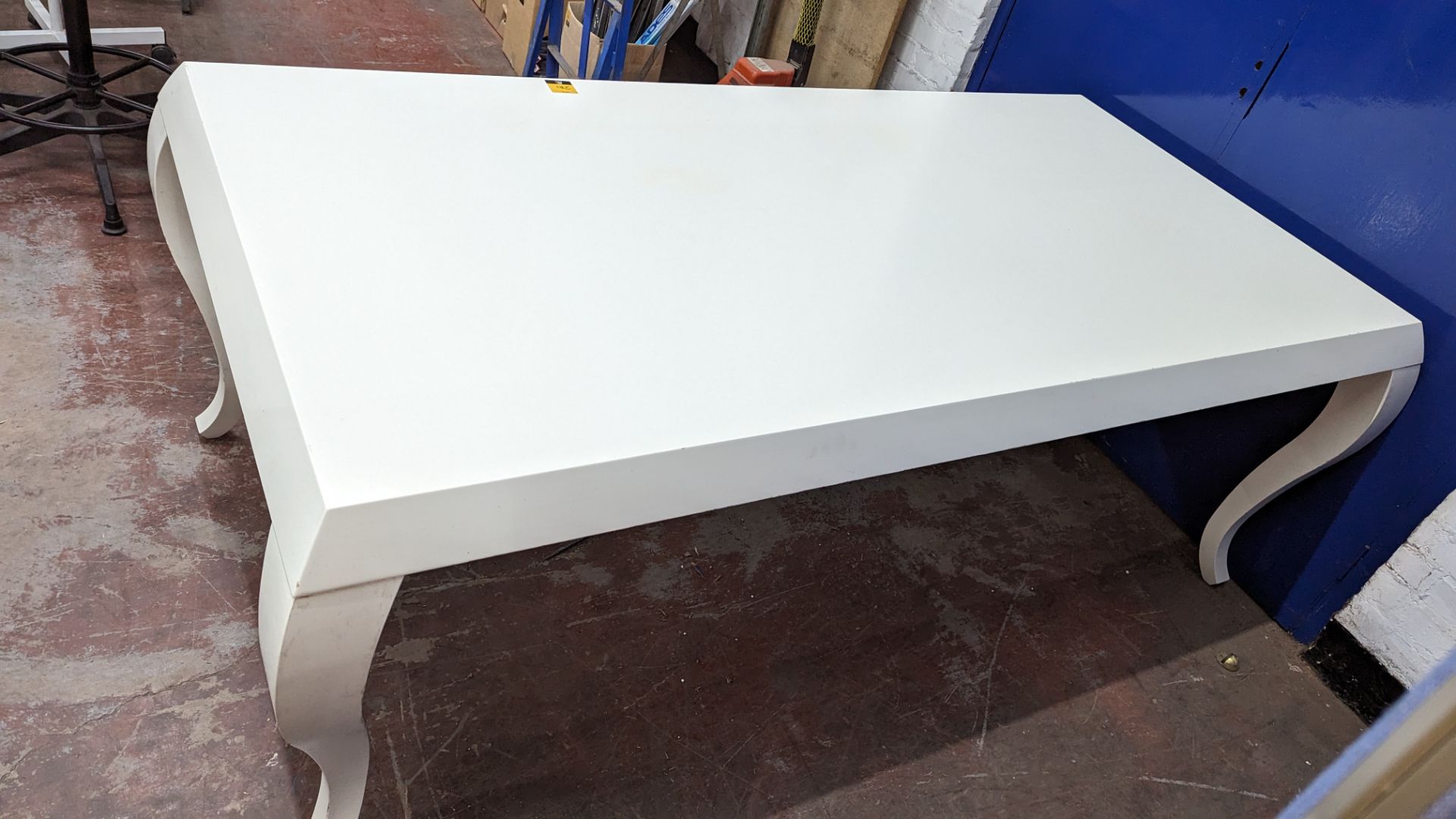 Large painted wooden table with detachable legs, max dimensions approximately 202 cm x 98 cm - Image 5 of 6