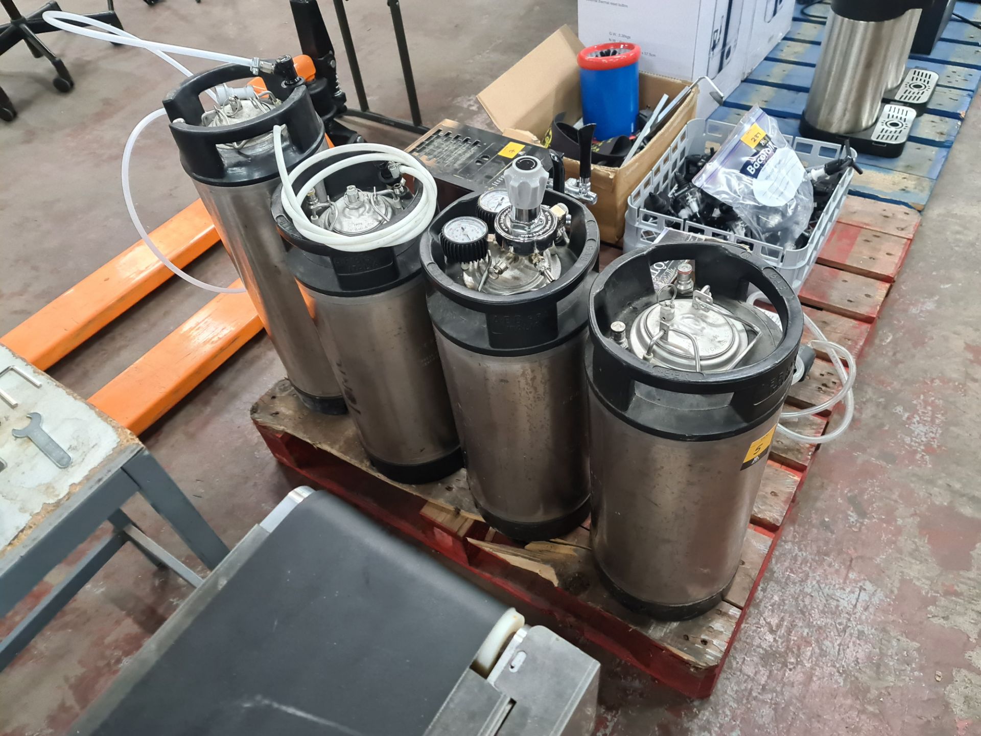 4 off pressurised cannisters, three of which appear to be empty and one of which appears to be full,