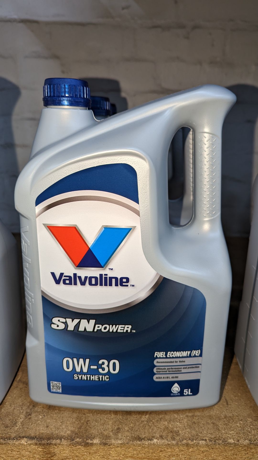 5 off assorted 5 litre bottles of Valvoline synthetic oil - Image 4 of 6