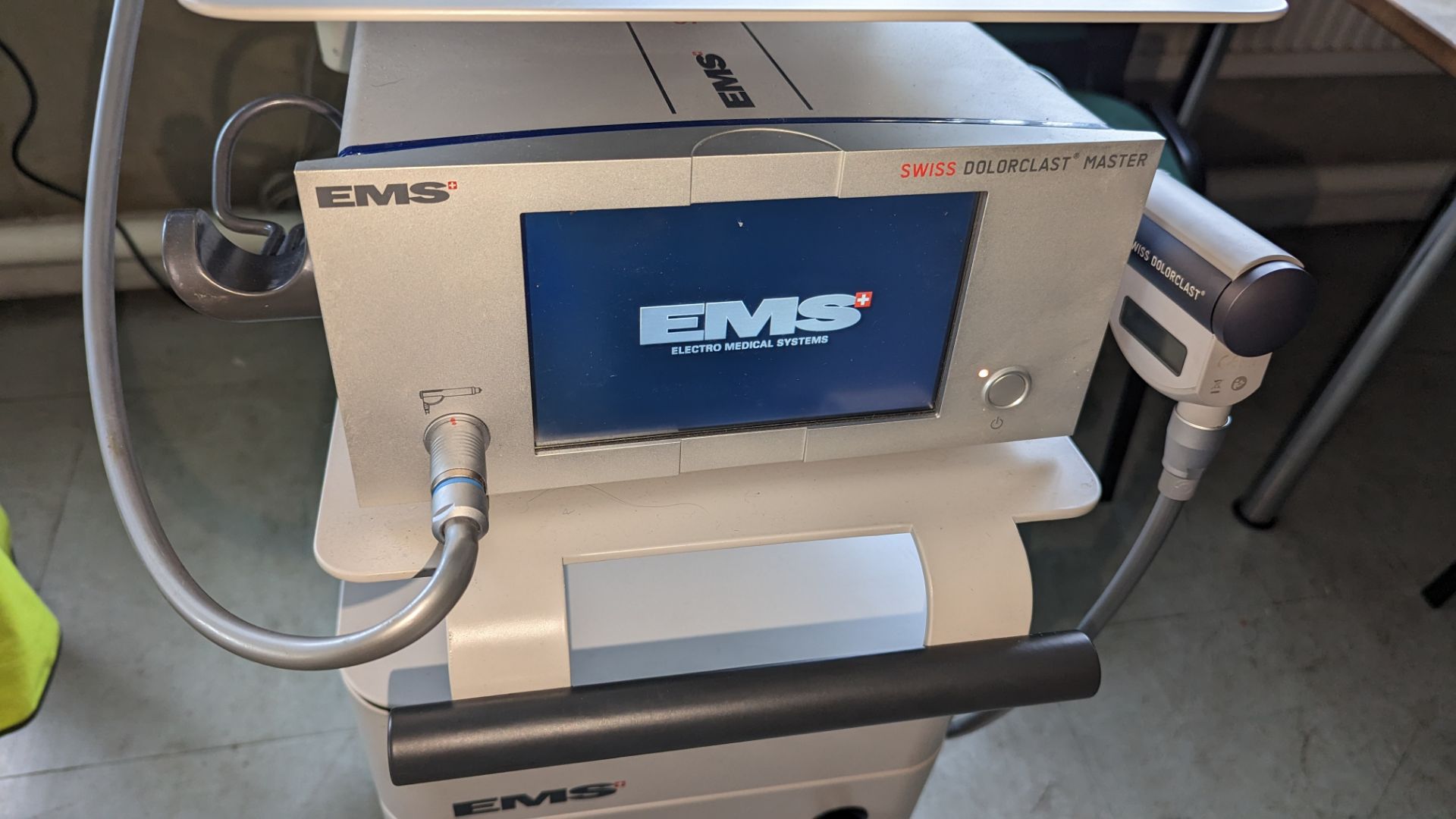 EMS Medical Swiss Dolorclast Master Shockwave system. This machine was purchased new in 2019 subjec - Bild 3 aus 30