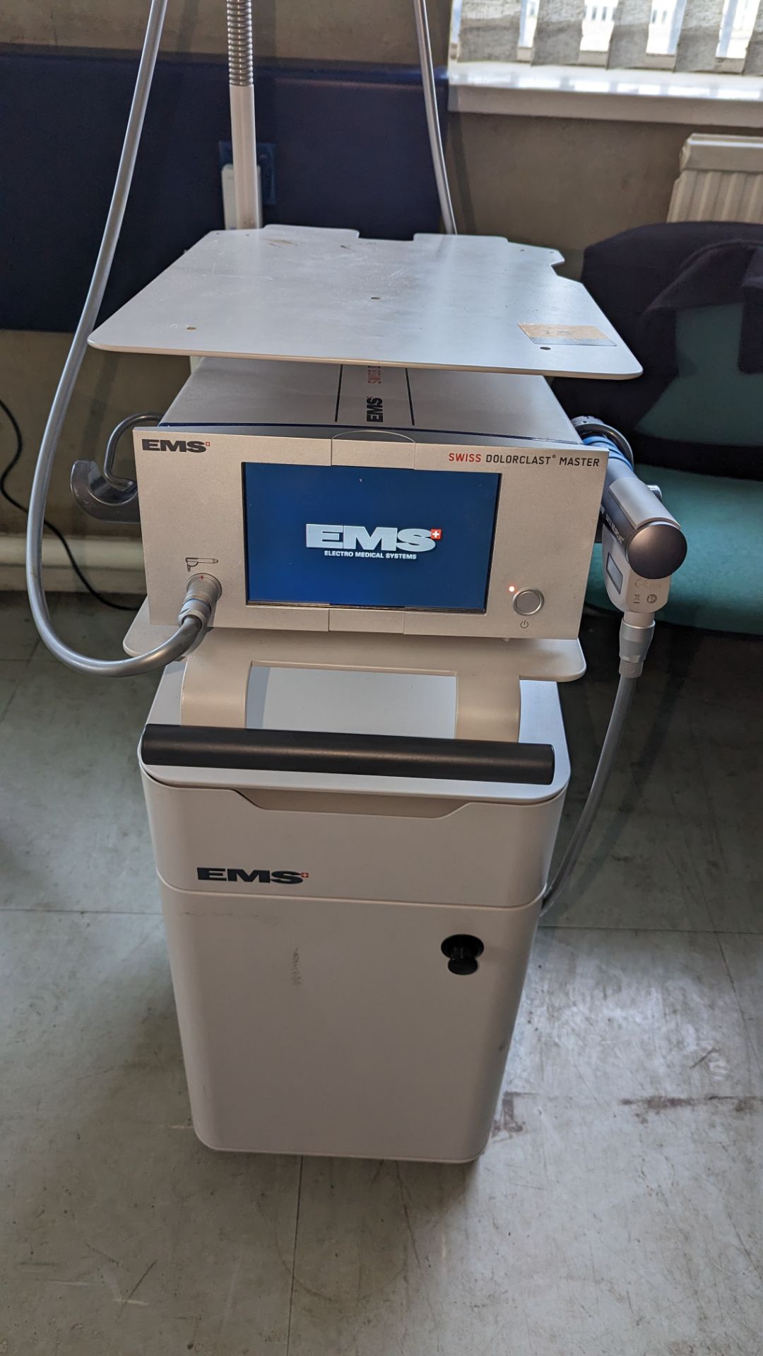 EMS Medical Swiss Dolorclast Master Shockwave system. This machine was purchased new in 2019 subjec - Bild 4 aus 30