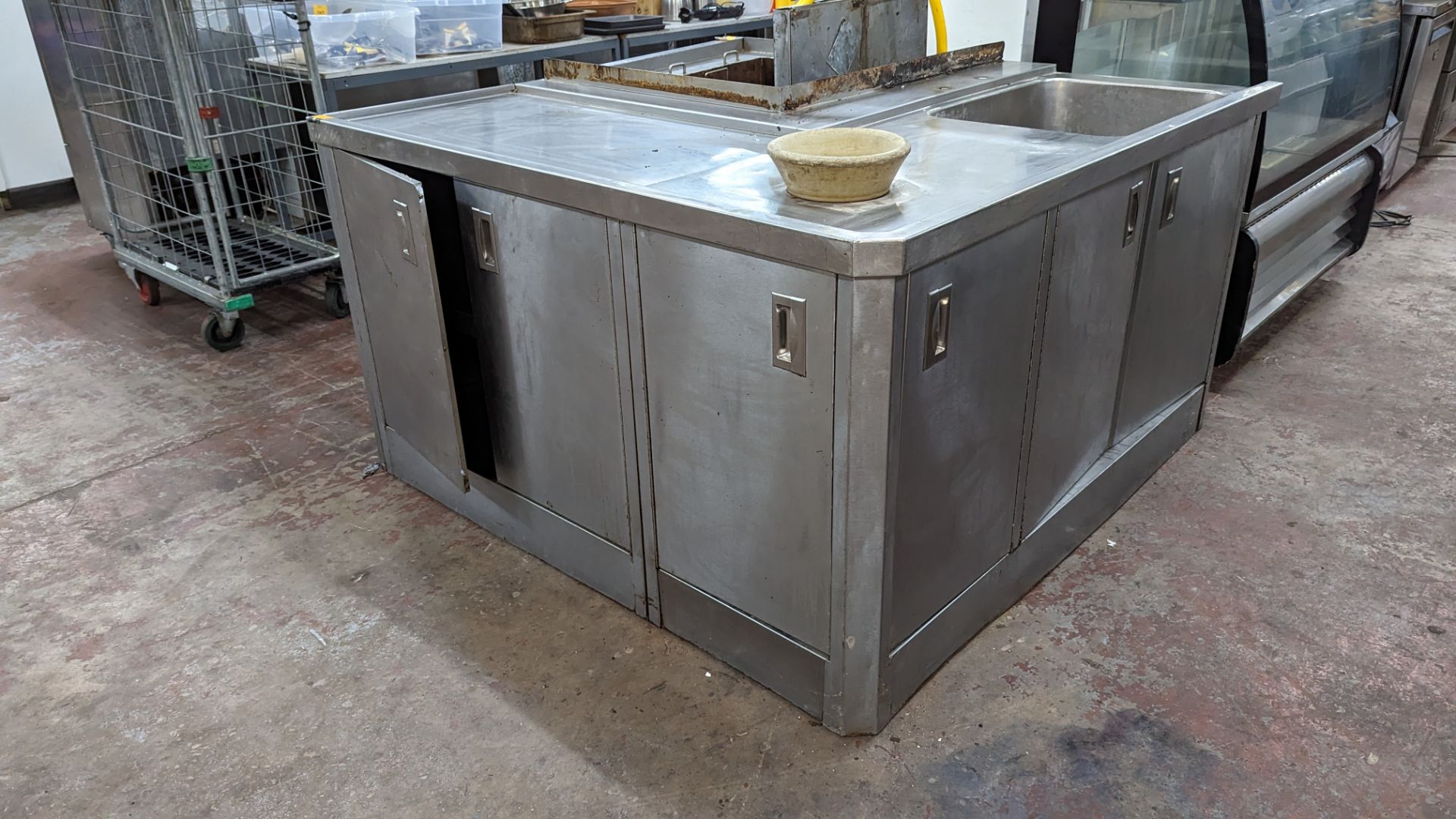 Large stainless steel corner unit incorporating basin, storage & more - Image 2 of 9