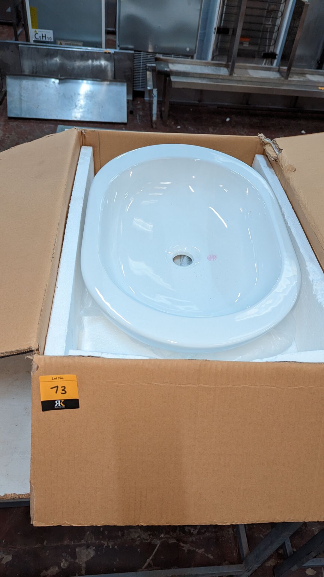 Porcelain/ceramic oval basin - Image 2 of 5