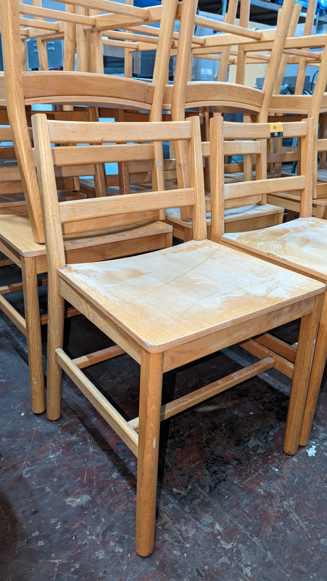 10 matching wooden dining chairs. NB lots 90 & 91 comprise different quantities of matching chairs - Image 4 of 7