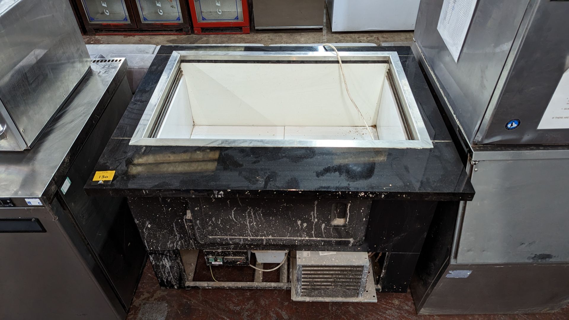 Refrigerated open top unit with marble/granite surround to top - Image 2 of 5