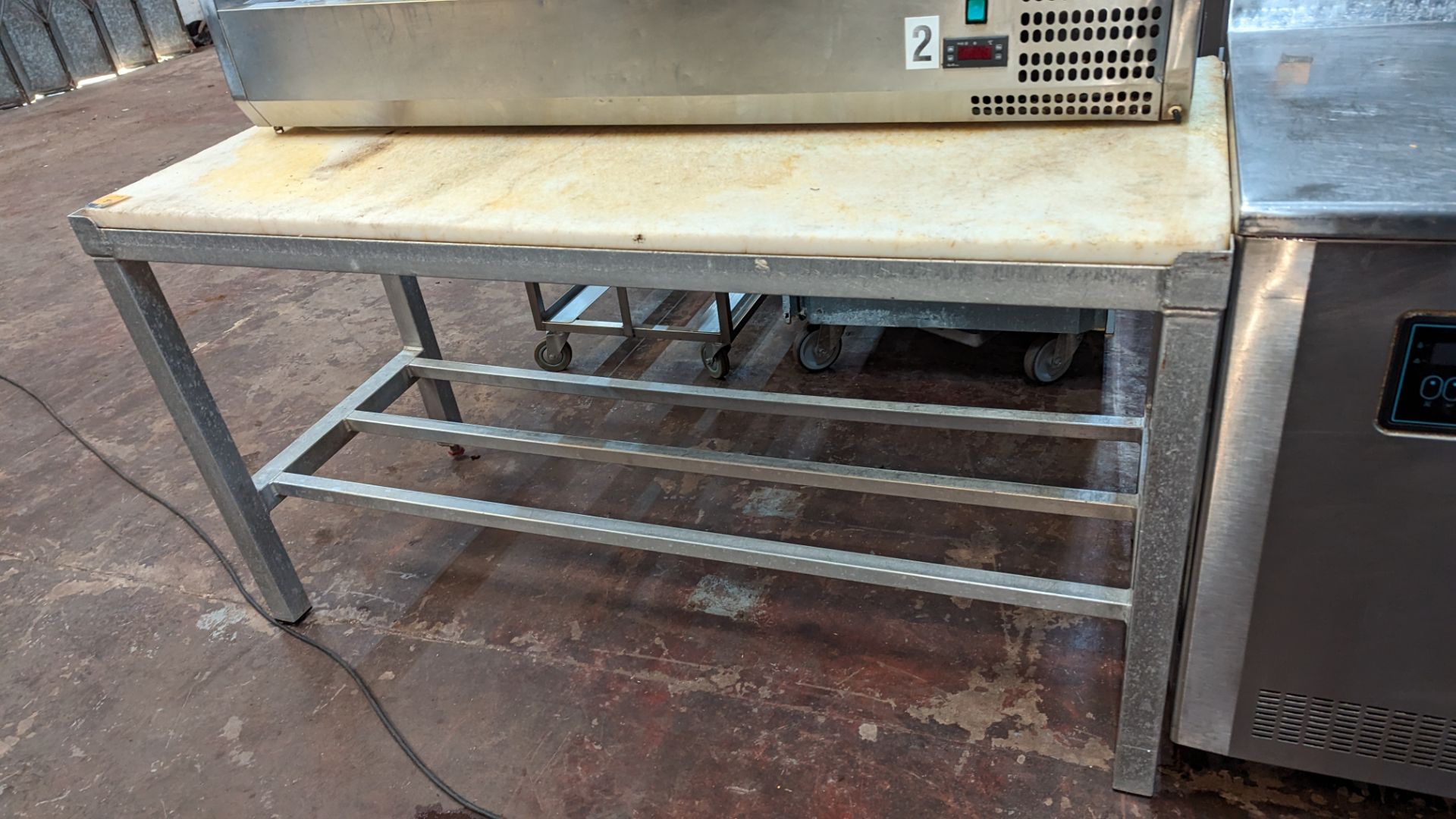 Floor standing chopping block comprising metal frame & synthetic top, measuring approximately 154cm - Image 2 of 3