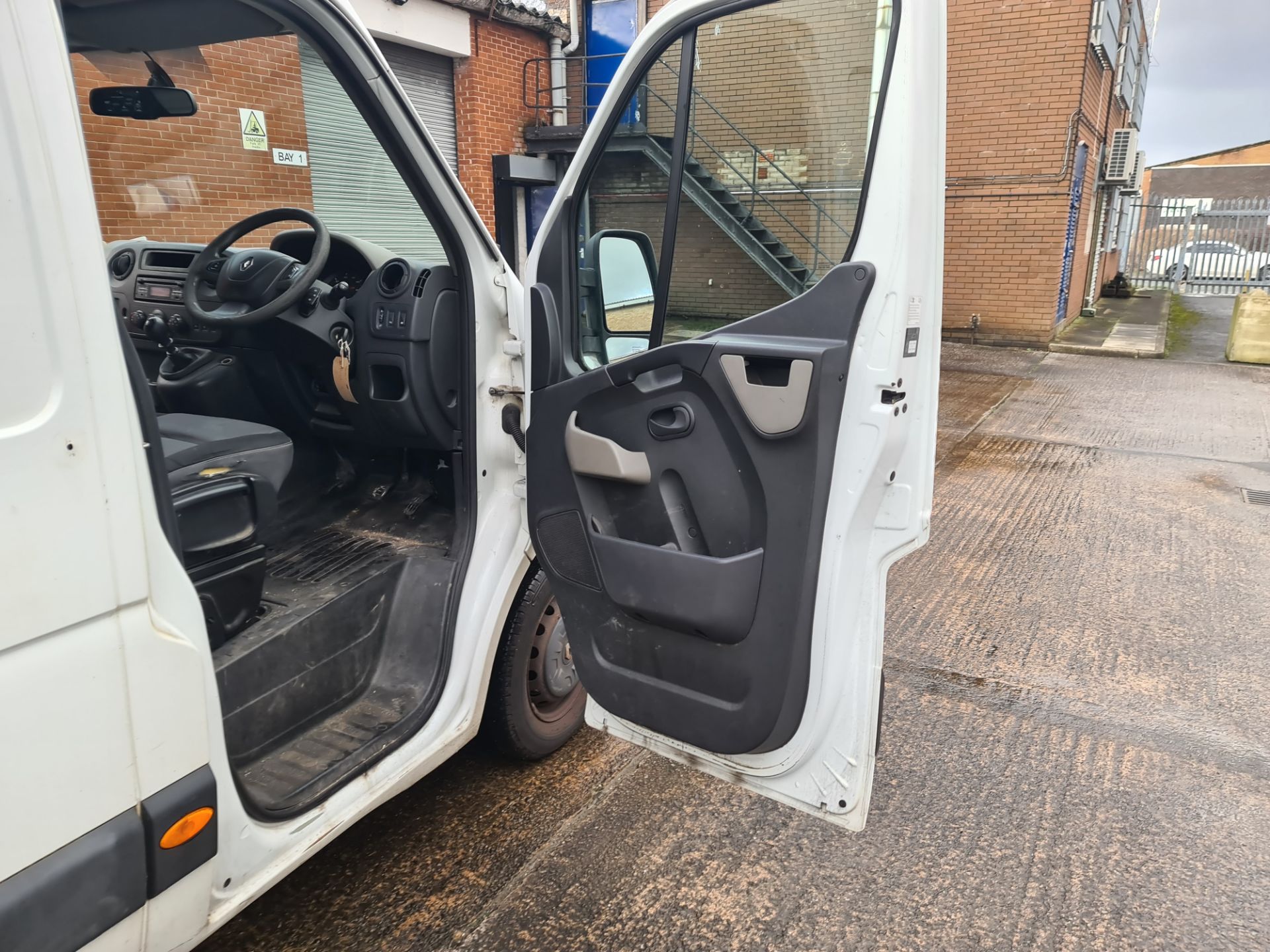 PO64 ECY Renault Master 125.35 LWB panel van, - Image 11 of 55