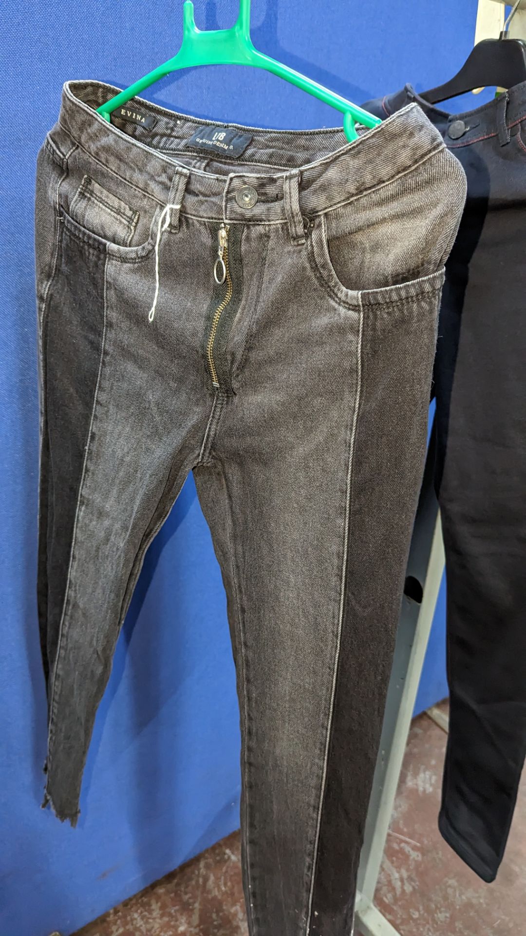 14 assorted pairs of ladies jeans & similar by a variety of brands including For All Mankind, J.Bran - Image 31 of 34