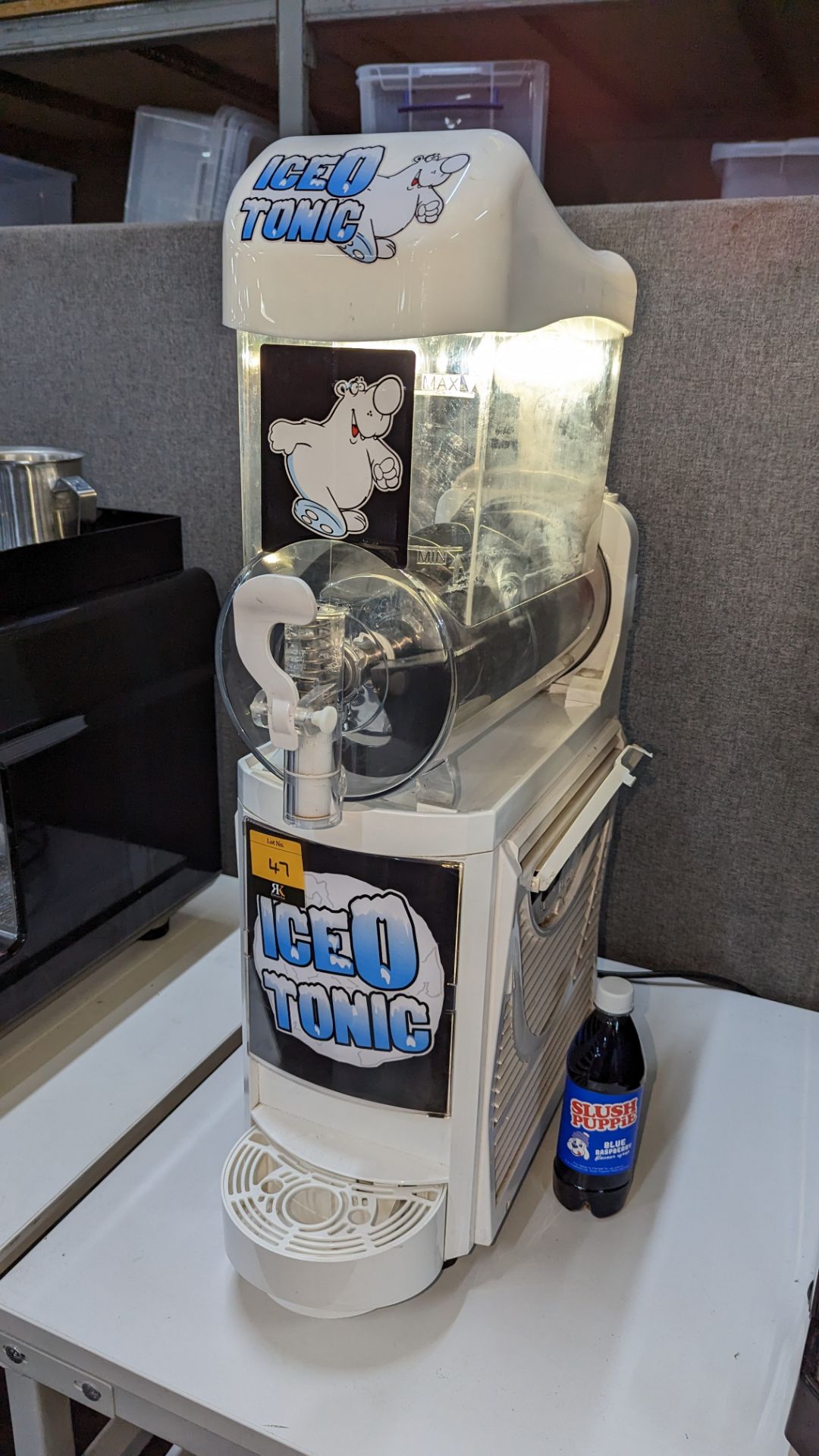 2019 slush drink machine, branded Iceotonic. We cannot find a date of manufacture plaque on the mac