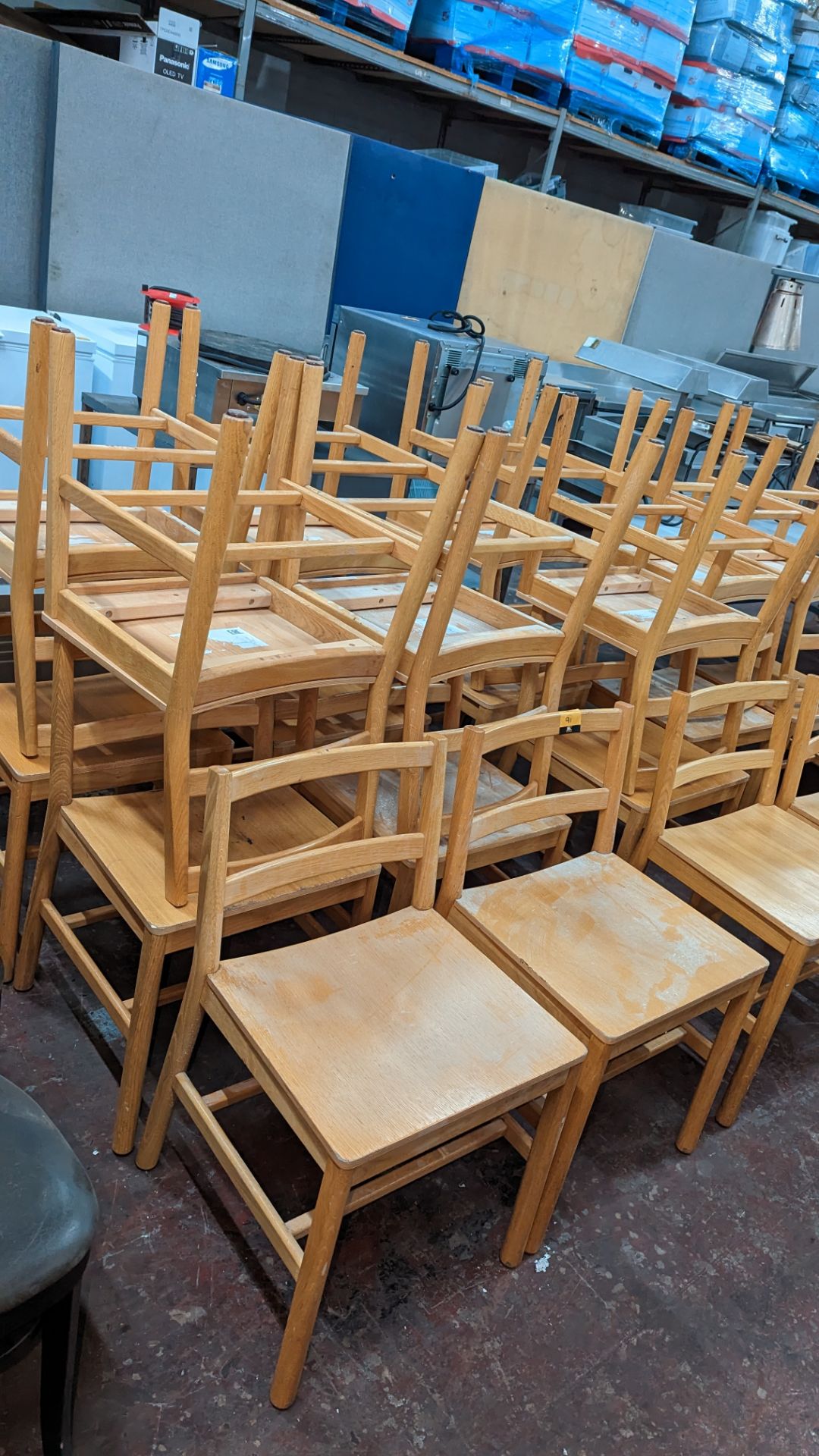 10 matching wooden dining chairs. NB lots 90 & 91 comprise different quantities of matching chairs - Image 2 of 7