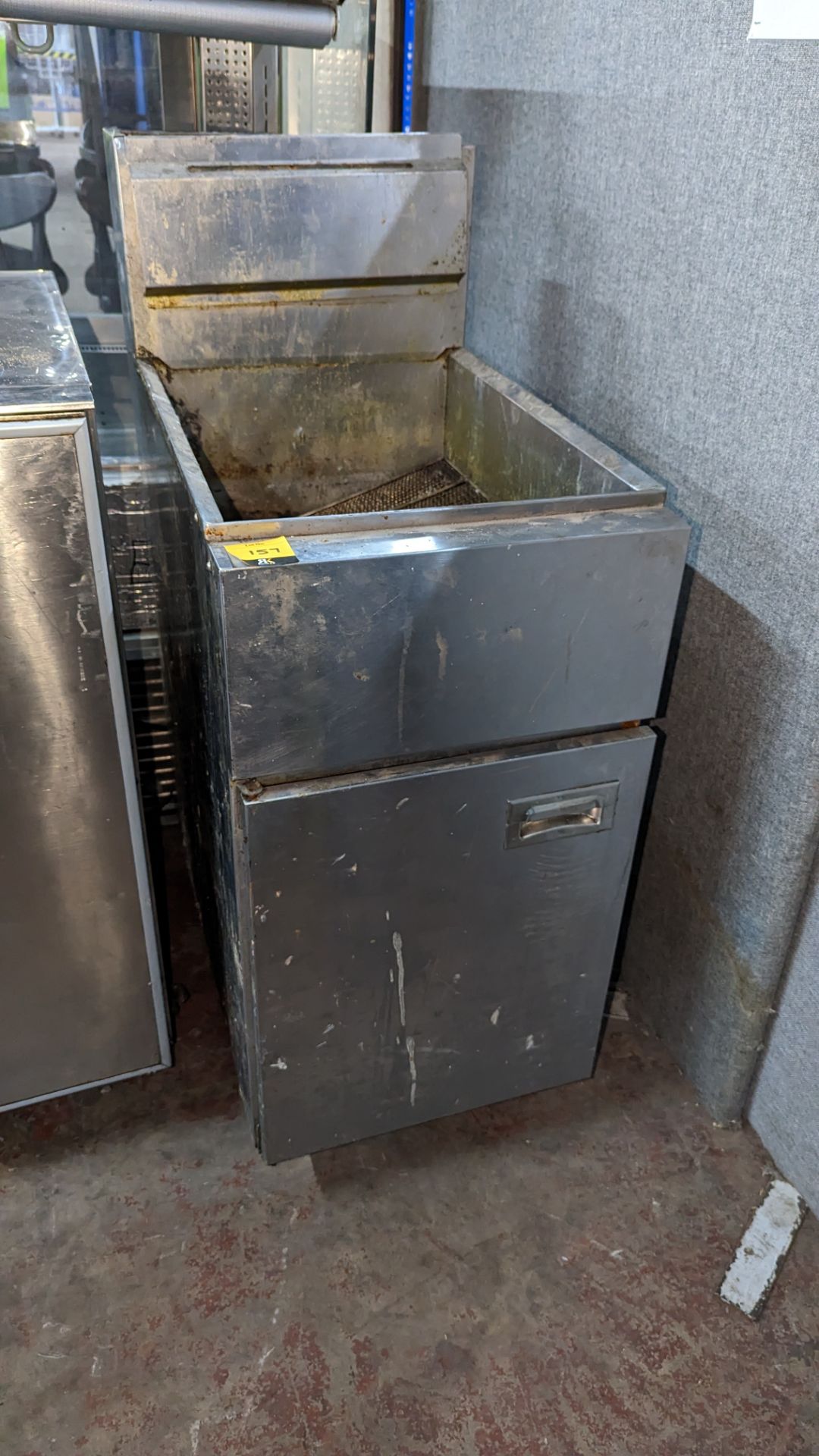 Stainless steel floor standing fryer - Image 2 of 6