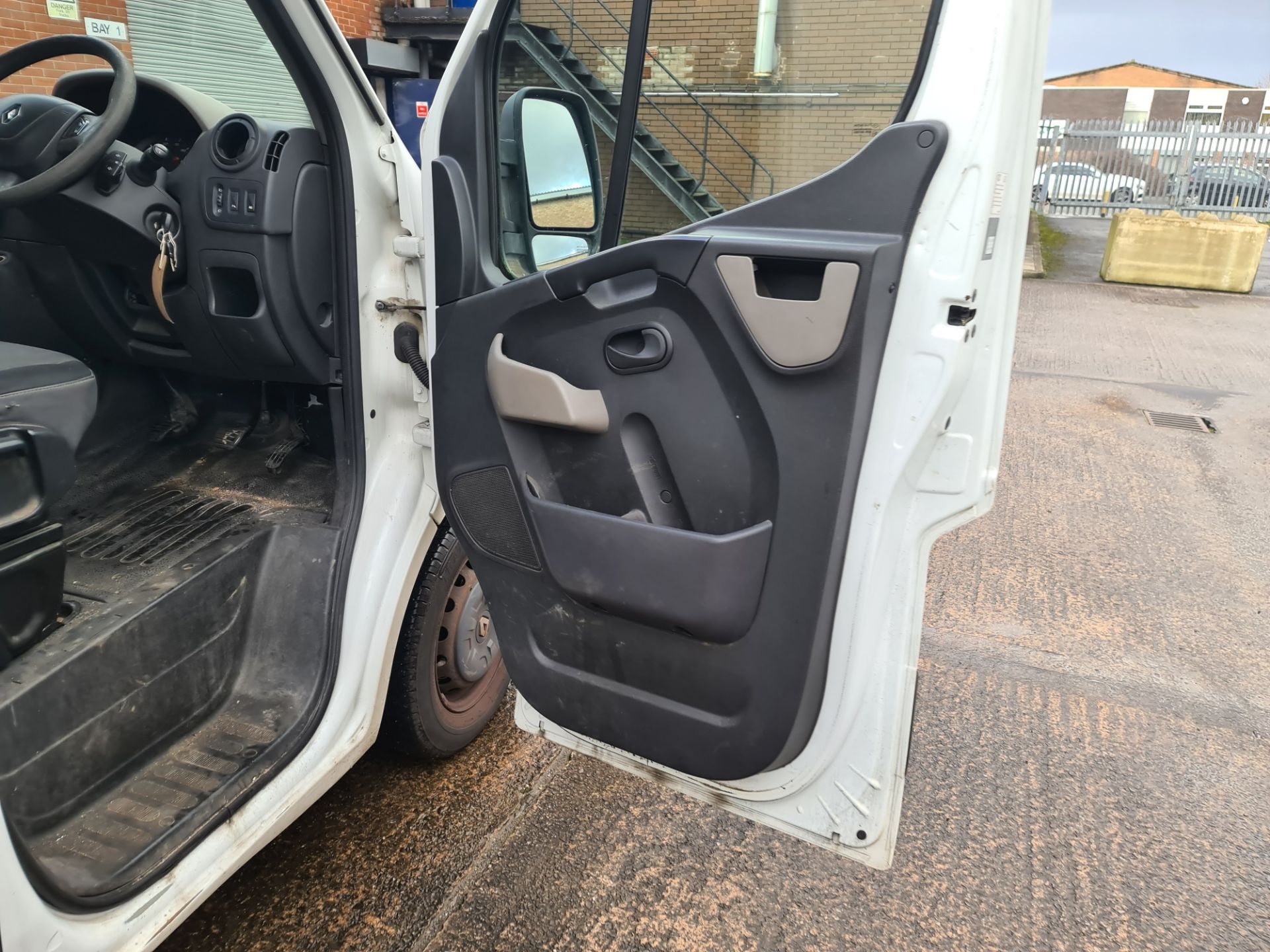 PO64 ECY Renault Master 125.35 LWB panel van, - Image 12 of 55