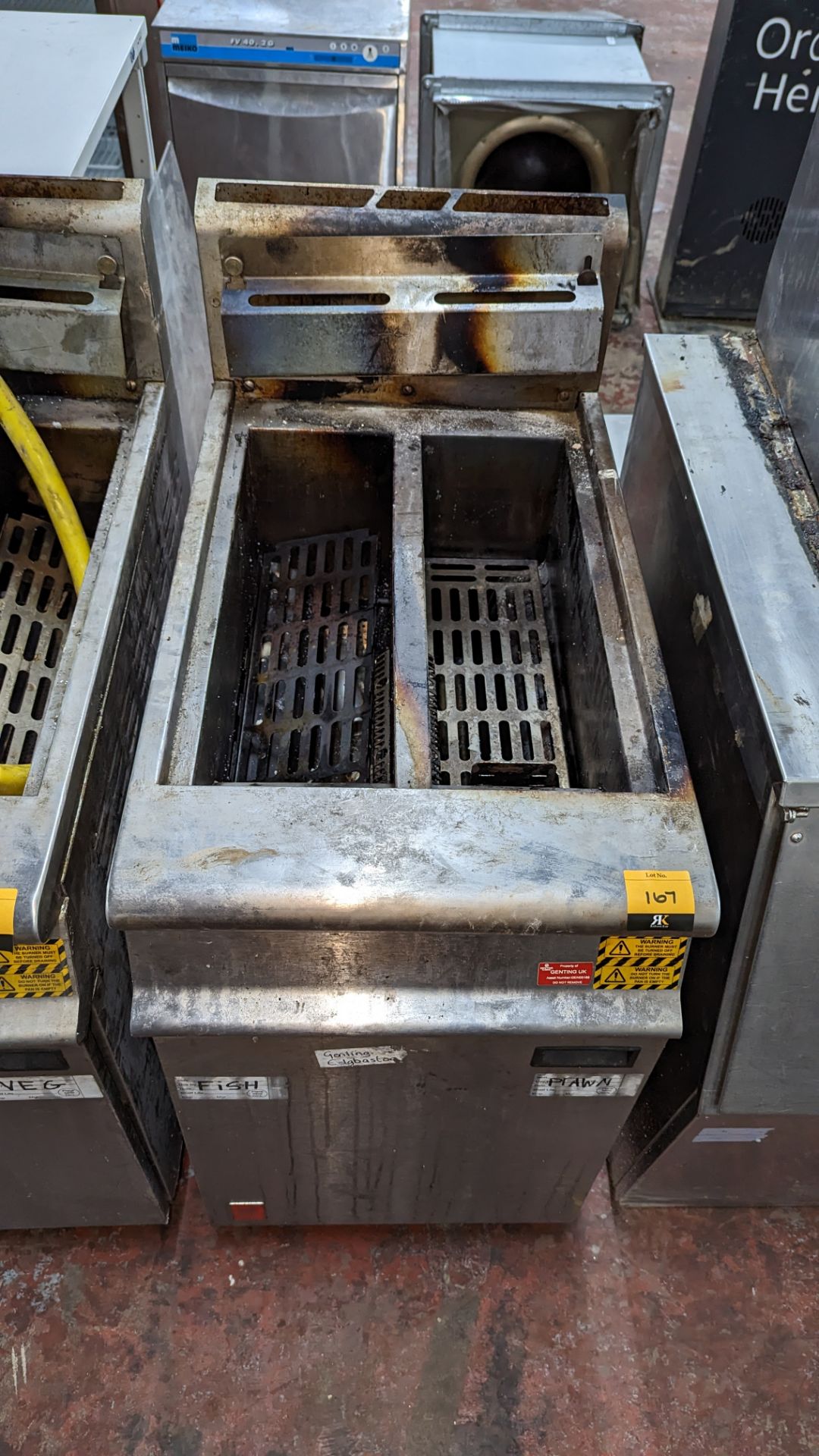 Stainless steel floor standing twin well fryer - Image 2 of 5