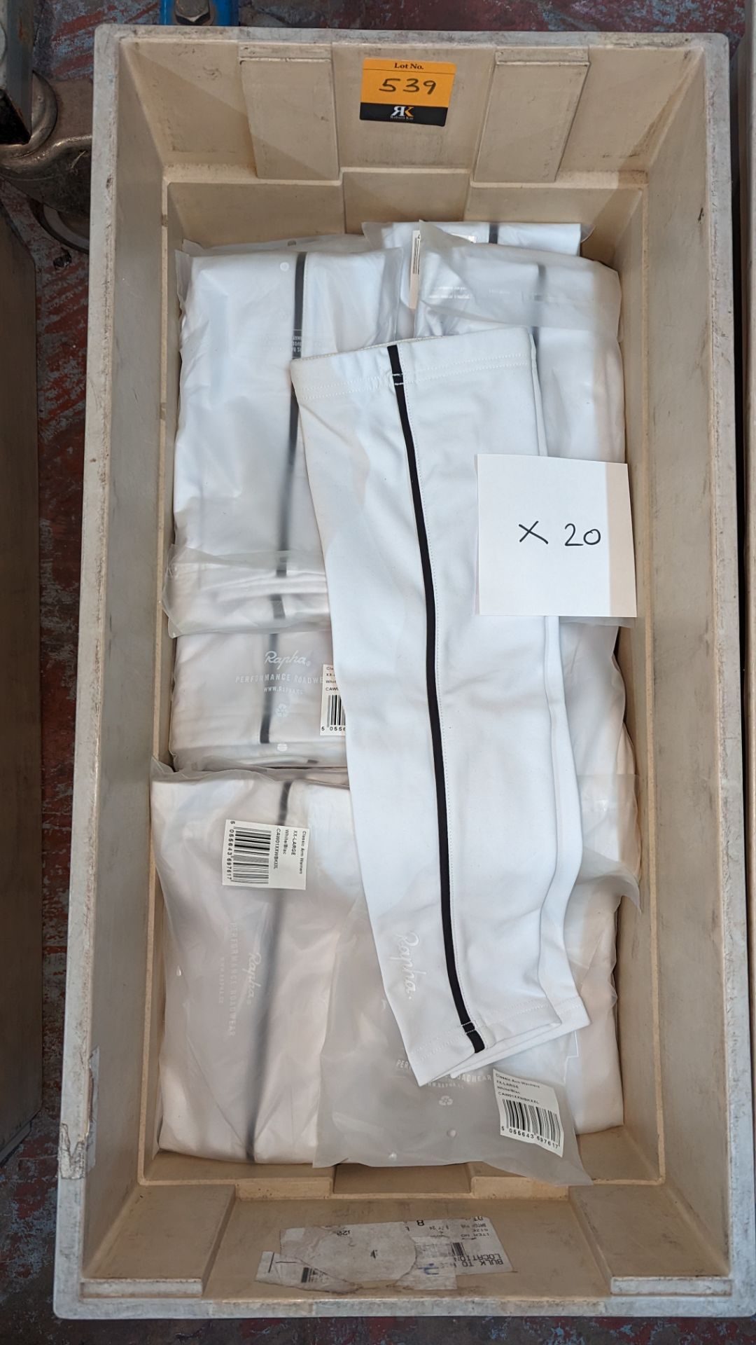 20 pairs of Rapha Cycling ladies arm warmers, in white with black detailing. These mostly appear to - Image 2 of 4