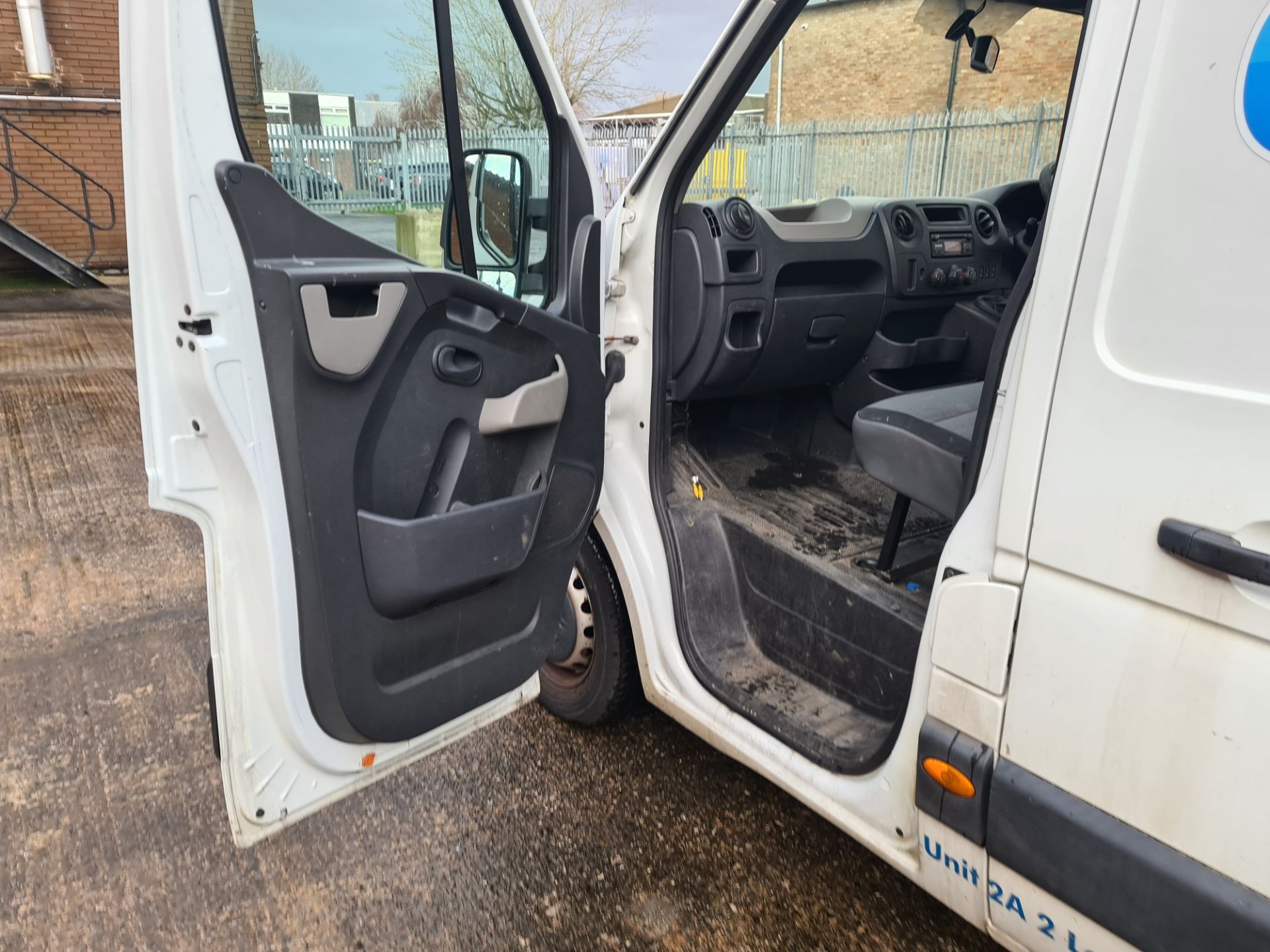 PO64 ECY Renault Master 125.35 LWB panel van, - Image 35 of 55