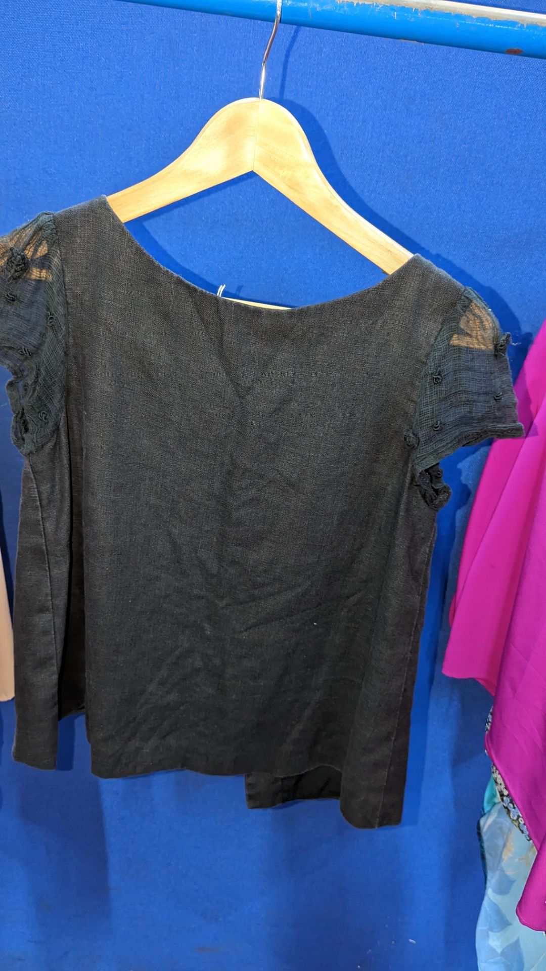 27 assorted ladies tops by a wide variety of brands including Zara, Wayne, Hush, Next, Mint Velvet, - Image 39 of 55